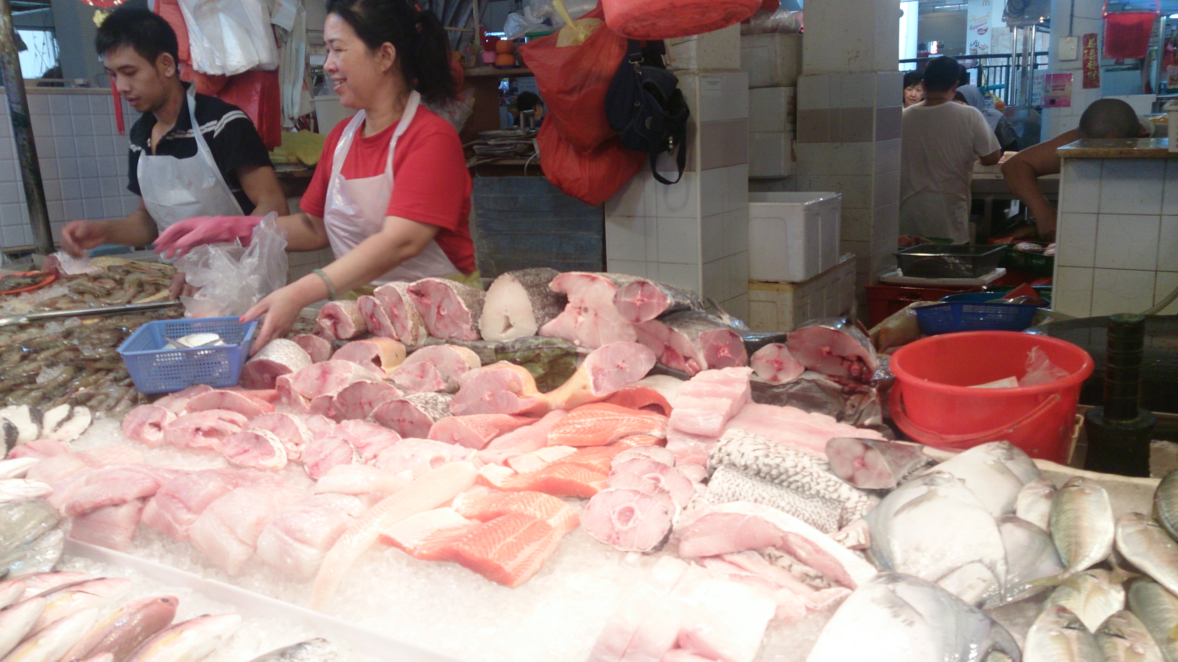File:Fish stall at wet market, Singapore 3.jpg - Wikimedia Commons