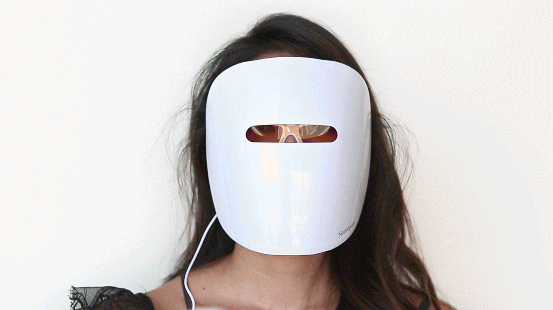 Neutrogena Light Therapy Acne Mask Review | Allure