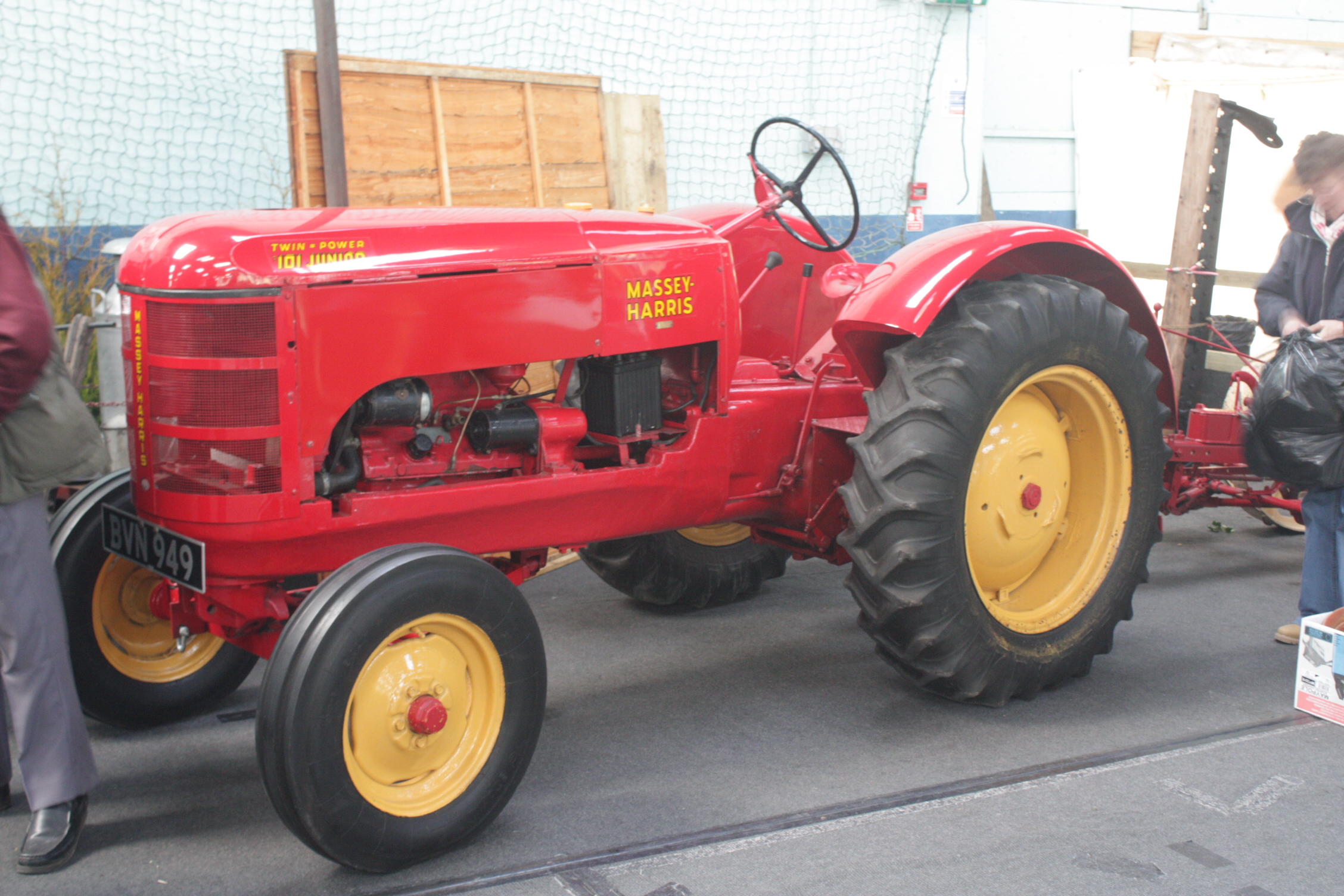 Massey-Harris 101 Junior | Tractor & Construction Plant Wiki ...