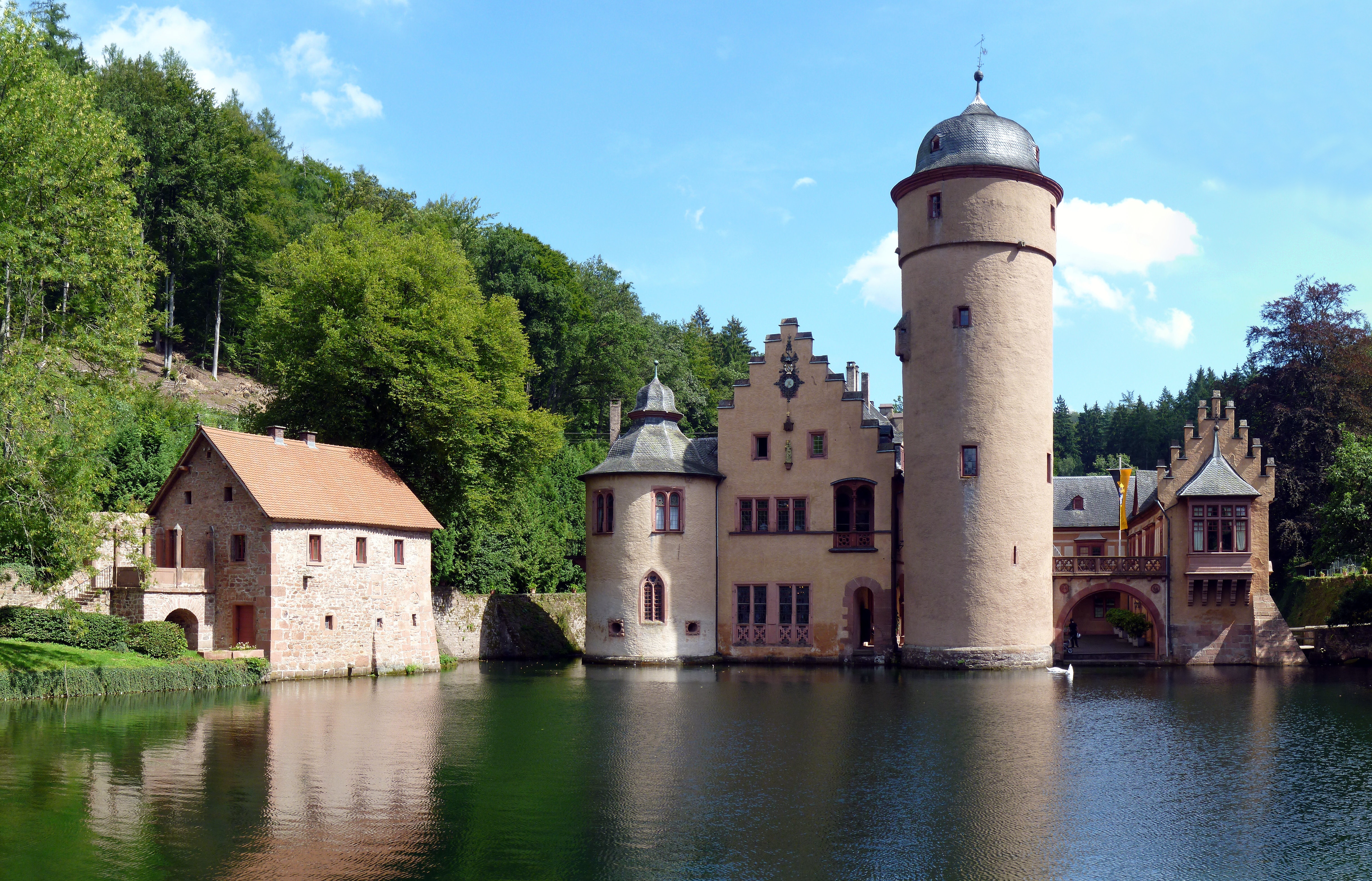 File:Wasserschloss Mespelbrunn, 6.jpg - Wikimedia Commons