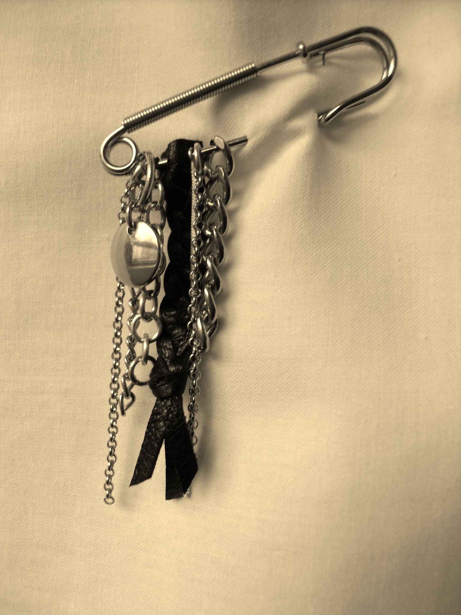 Metallic pin with leather and chains (recycled materials). | Bits ...