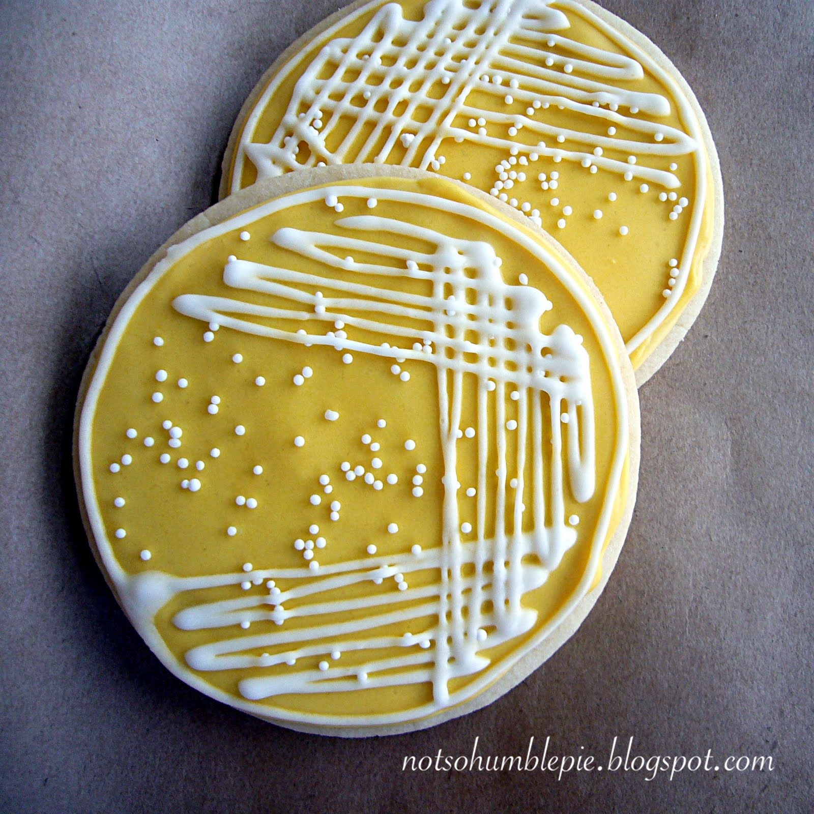 Not So Humble Pie: Biology Cookies: Petri Dish