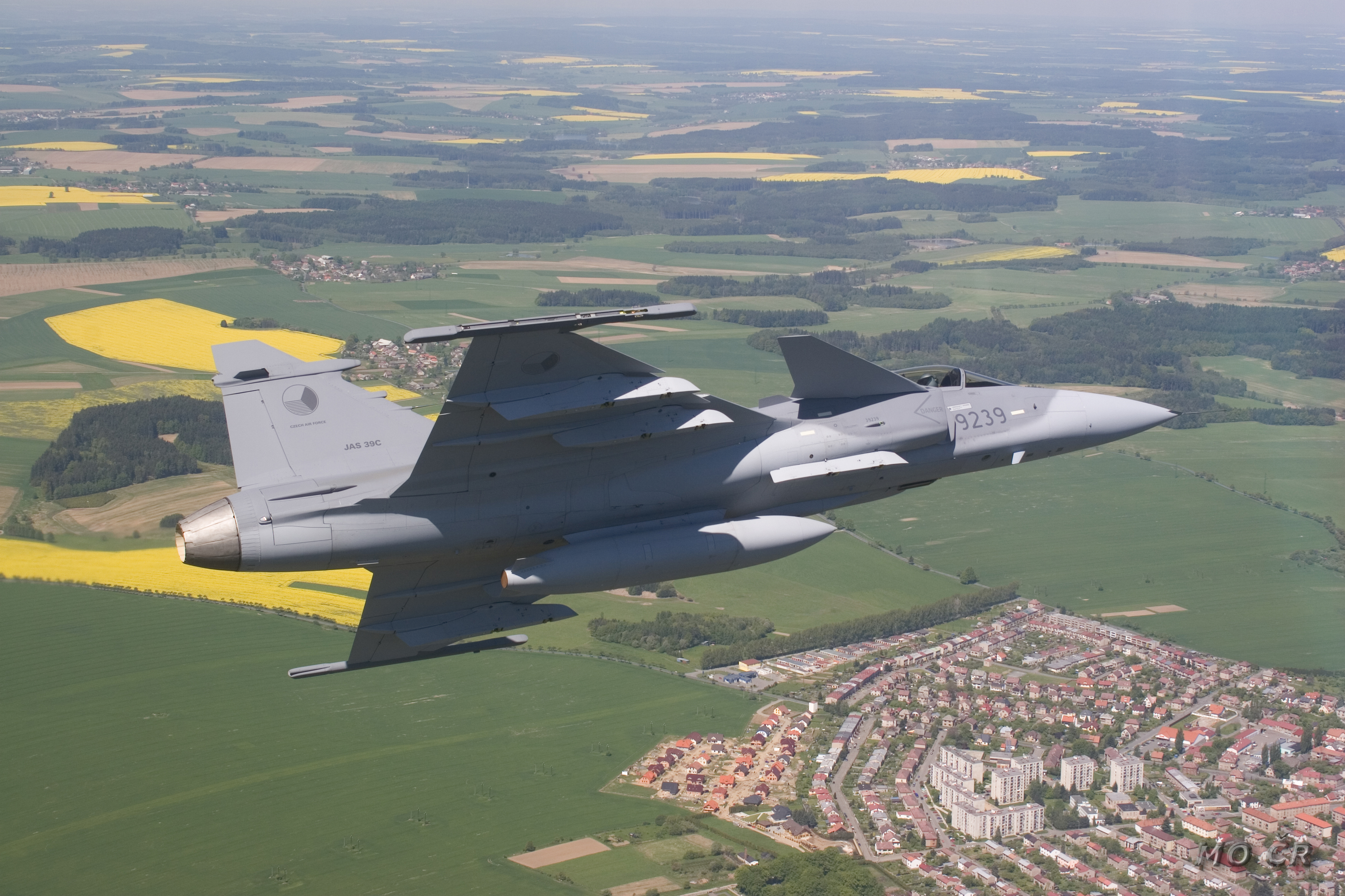 These are the 24 coolest military aircraft flying right now ...
