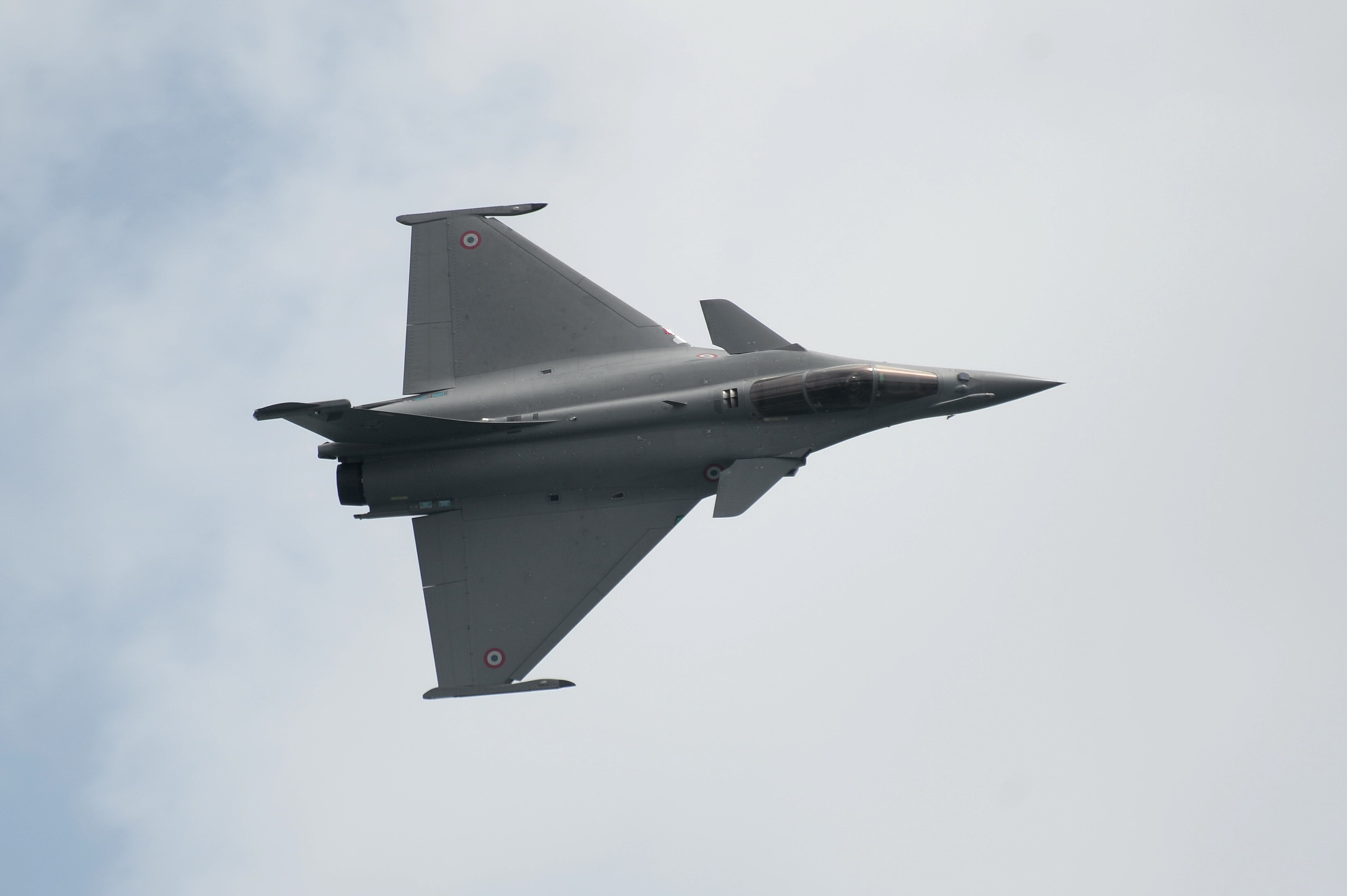 India seals deal to buy French fighter jets for $8.7 billion