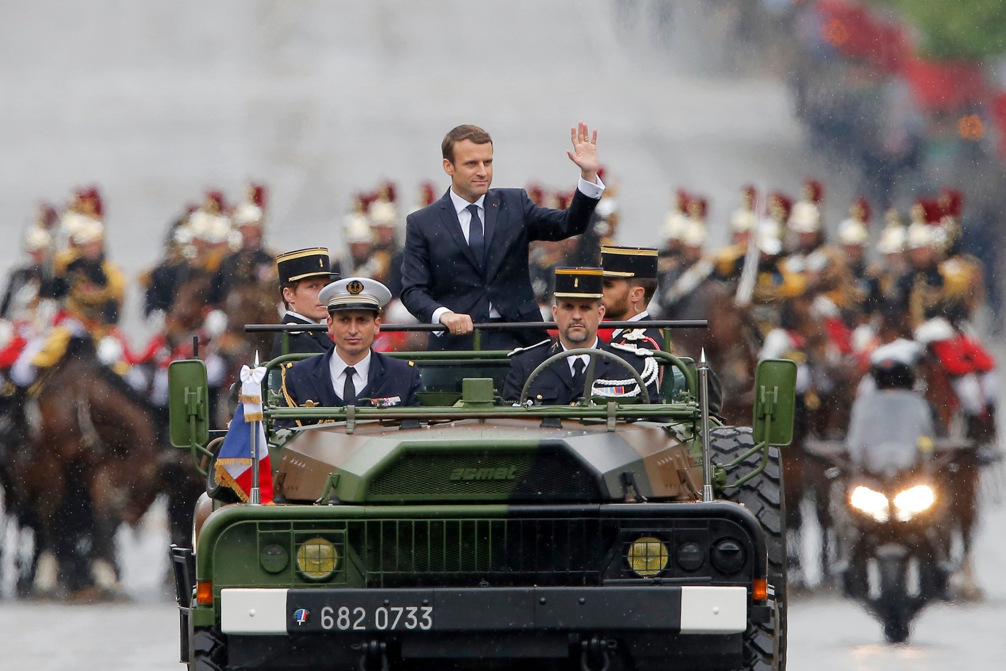 Show of military might as Emmanuel Macron is inaugurated French ...