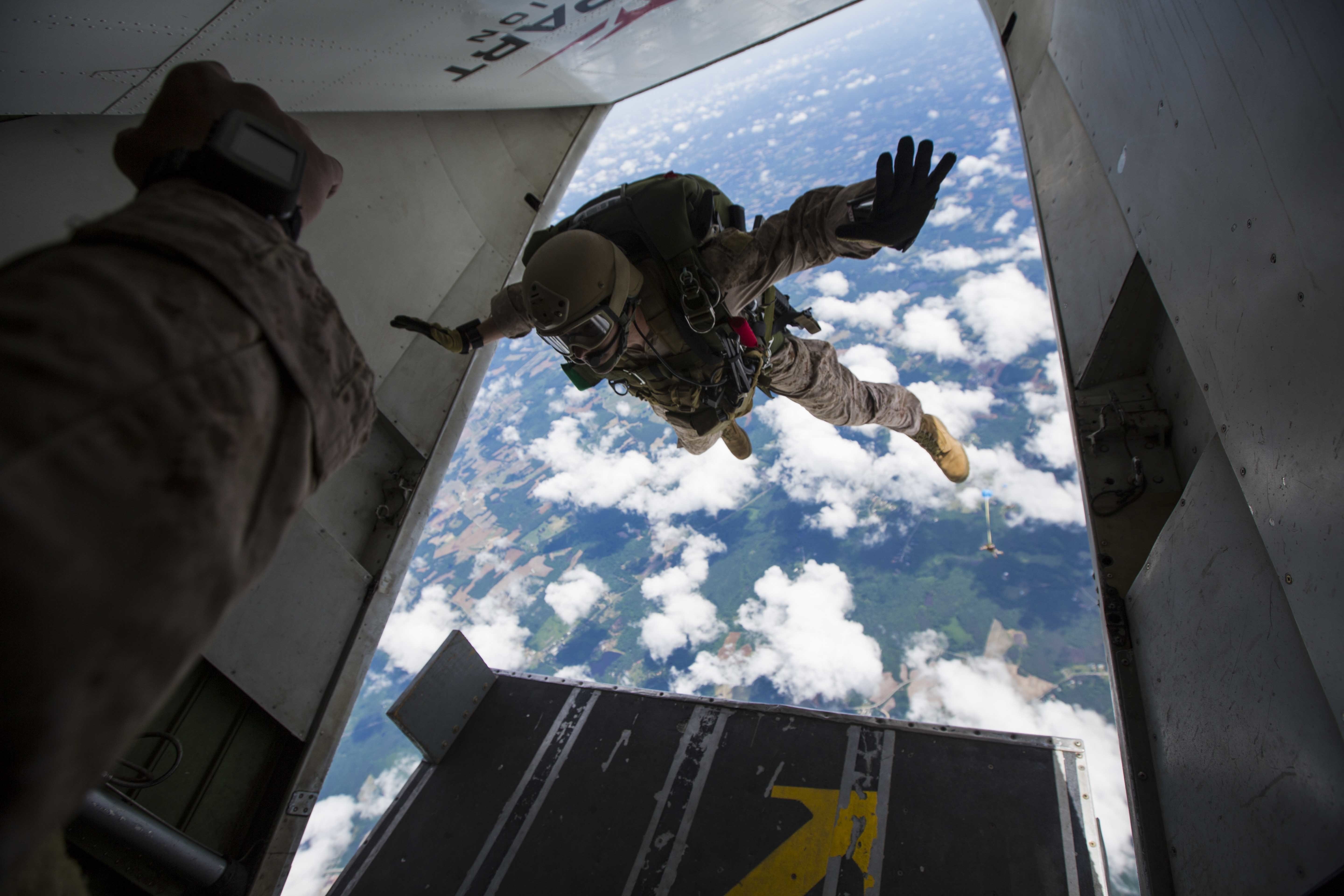 Military skydivers photo