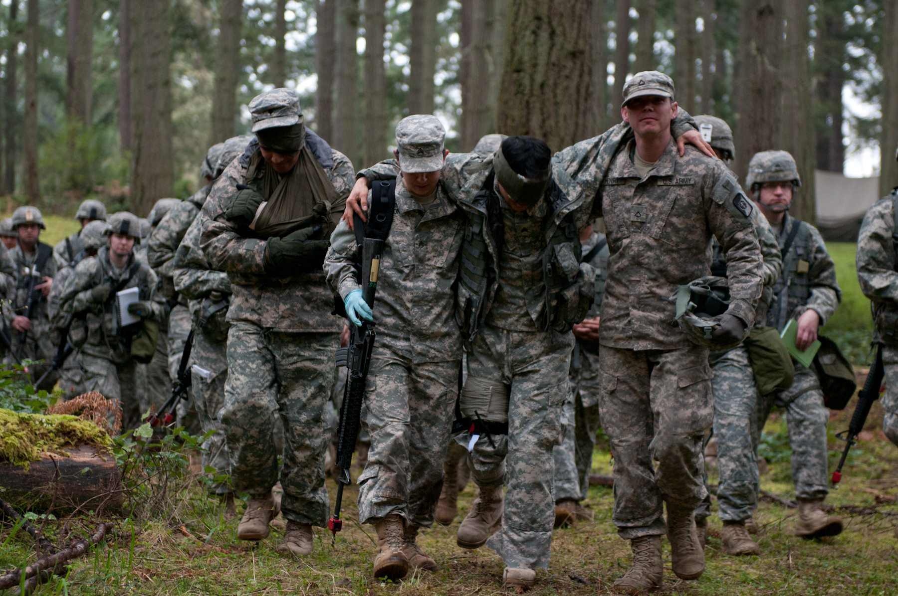 File:U.S. Soldiers demonstrate the buddy carry technique during ...