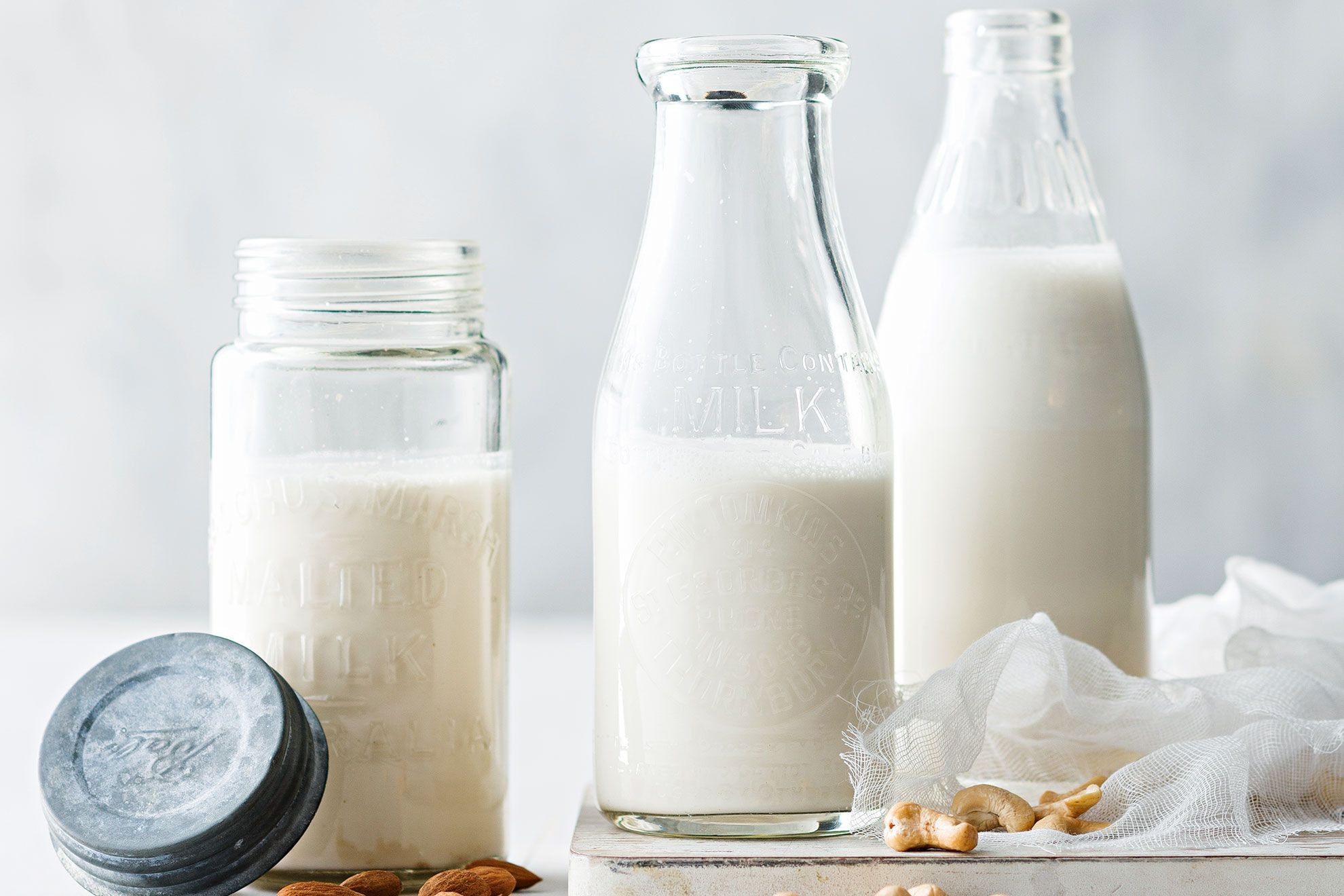 almond-milk-109280-1.jpeg