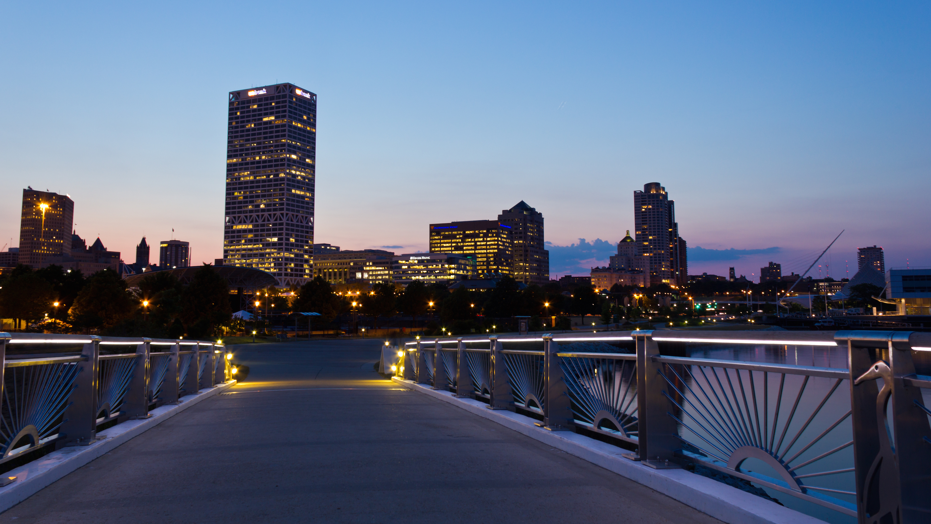 5 Best Places to Propose in Milwaukee | Ritani