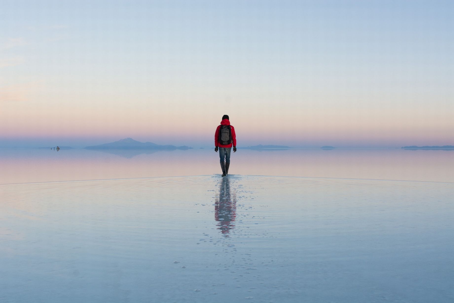 A man has been spotted walking on water in Bolivia - Mirror Online
