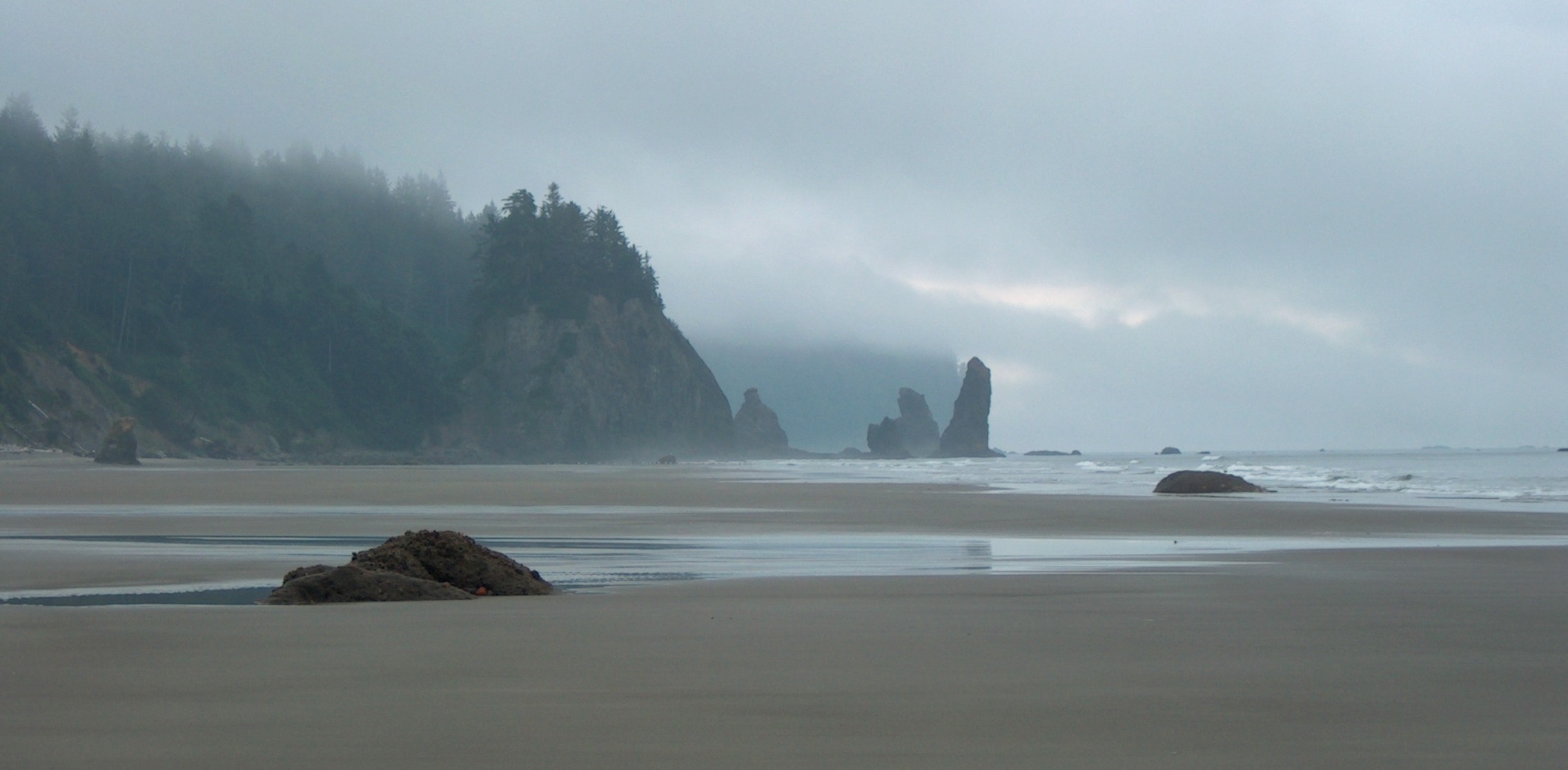 File:Misty Beach - wide shot (909117936).jpg - Wikimedia Commons