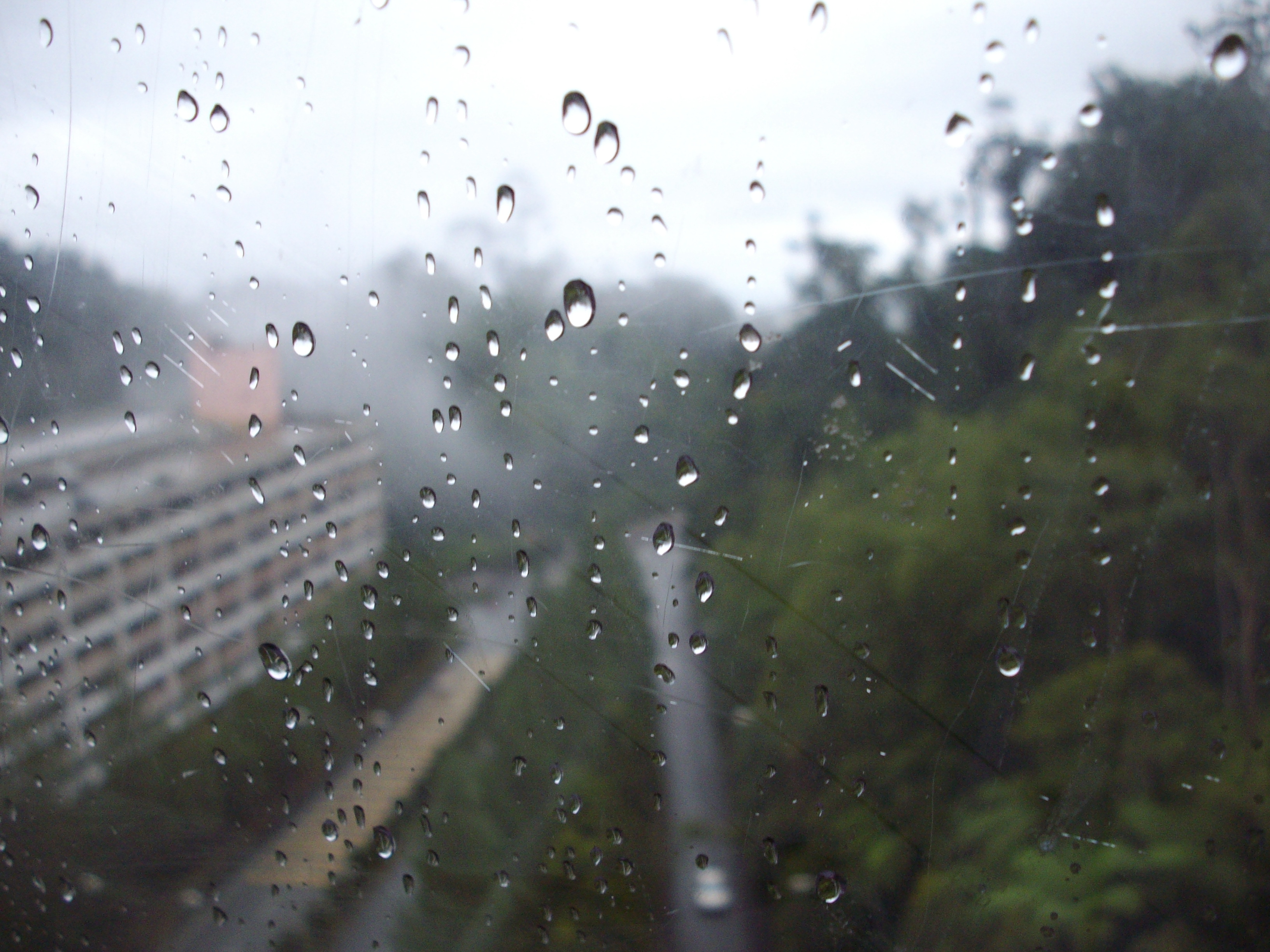 File:View from the Genting cable car in misty rainy weather.JPG ...
