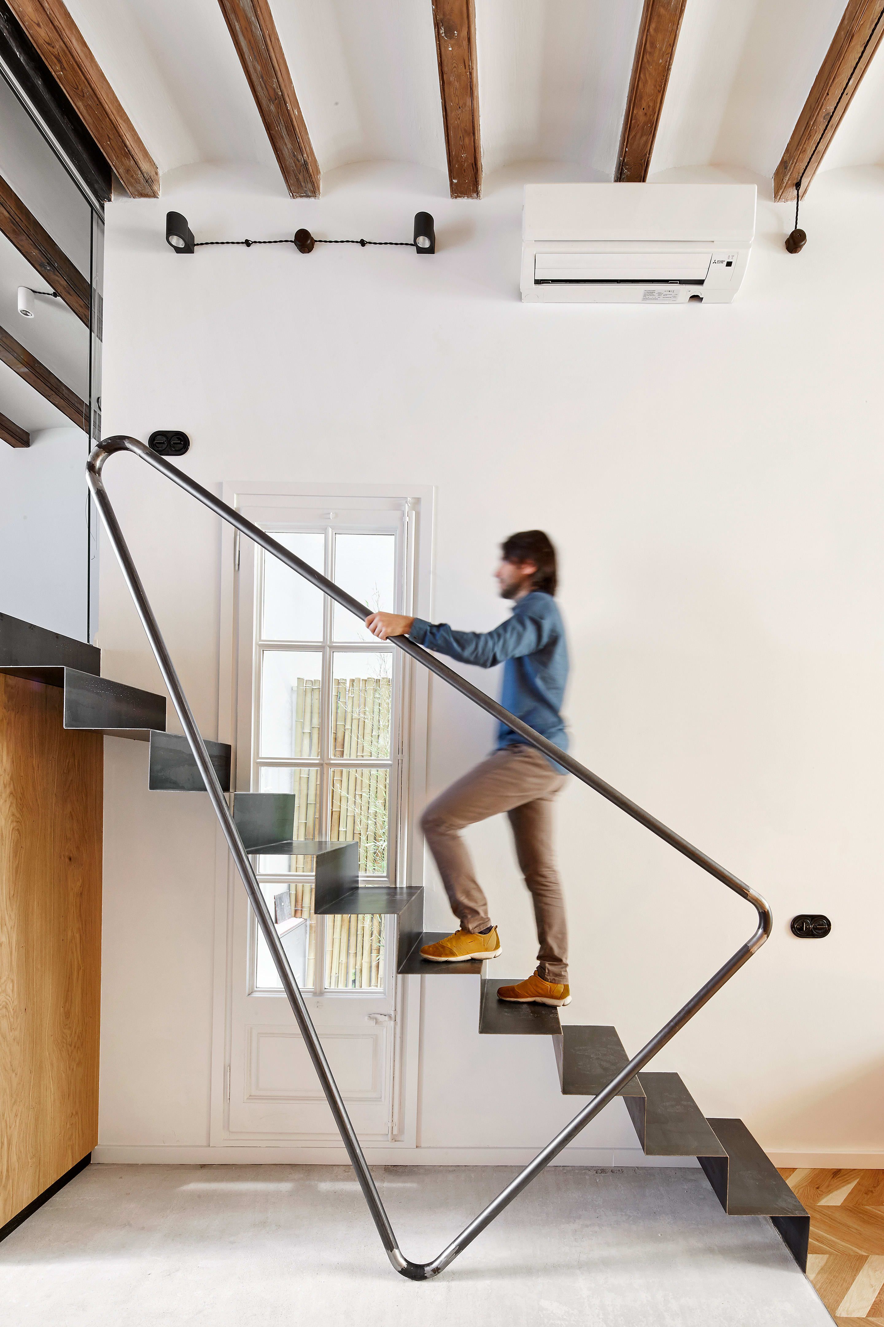 11+ Modern Stair Railing Designs That Are Perfect! | Modern stairs ...