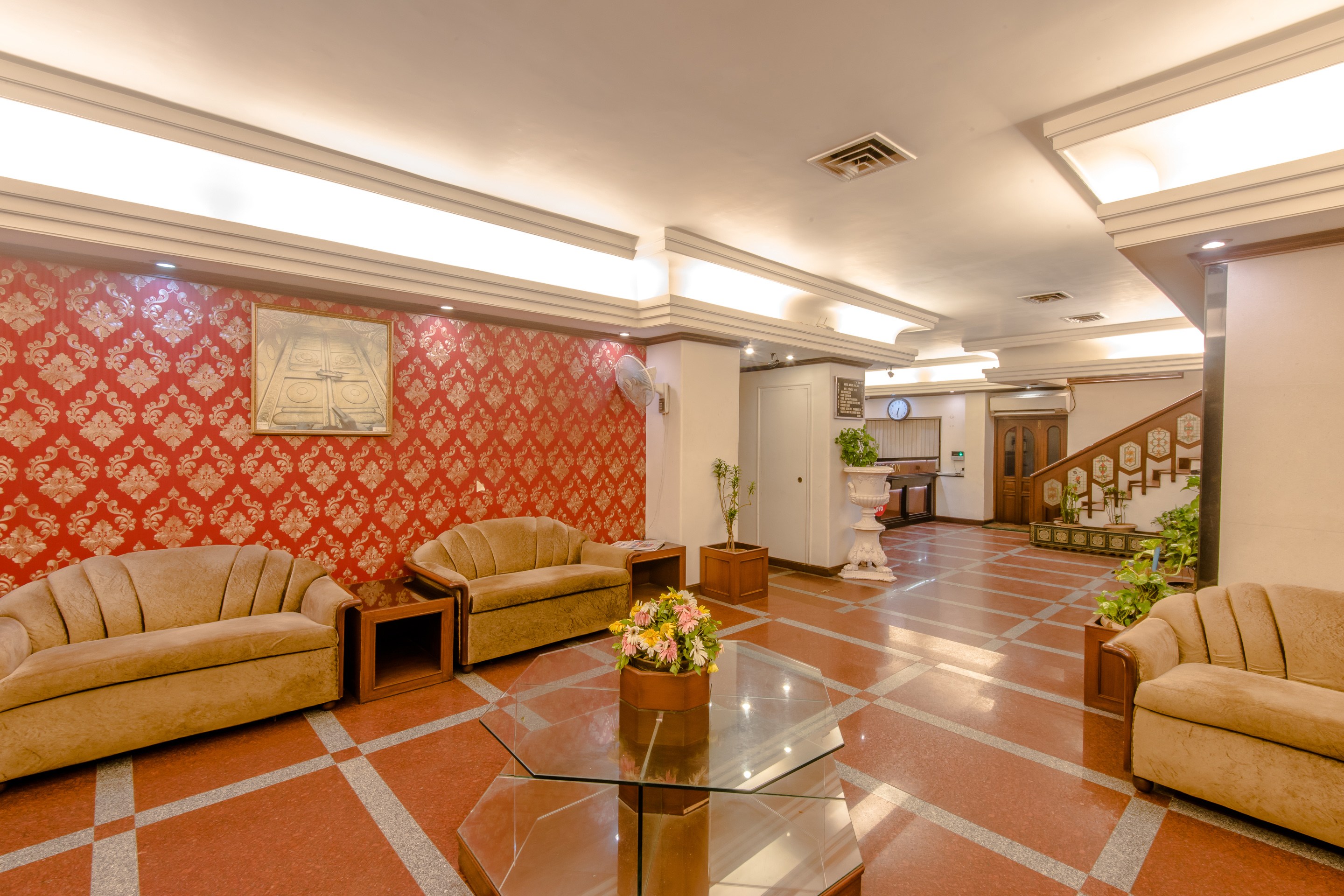 OYO 6963 Hotel Mogul Palace, Budget Mumbai, Book @ ₹5398 - OYO