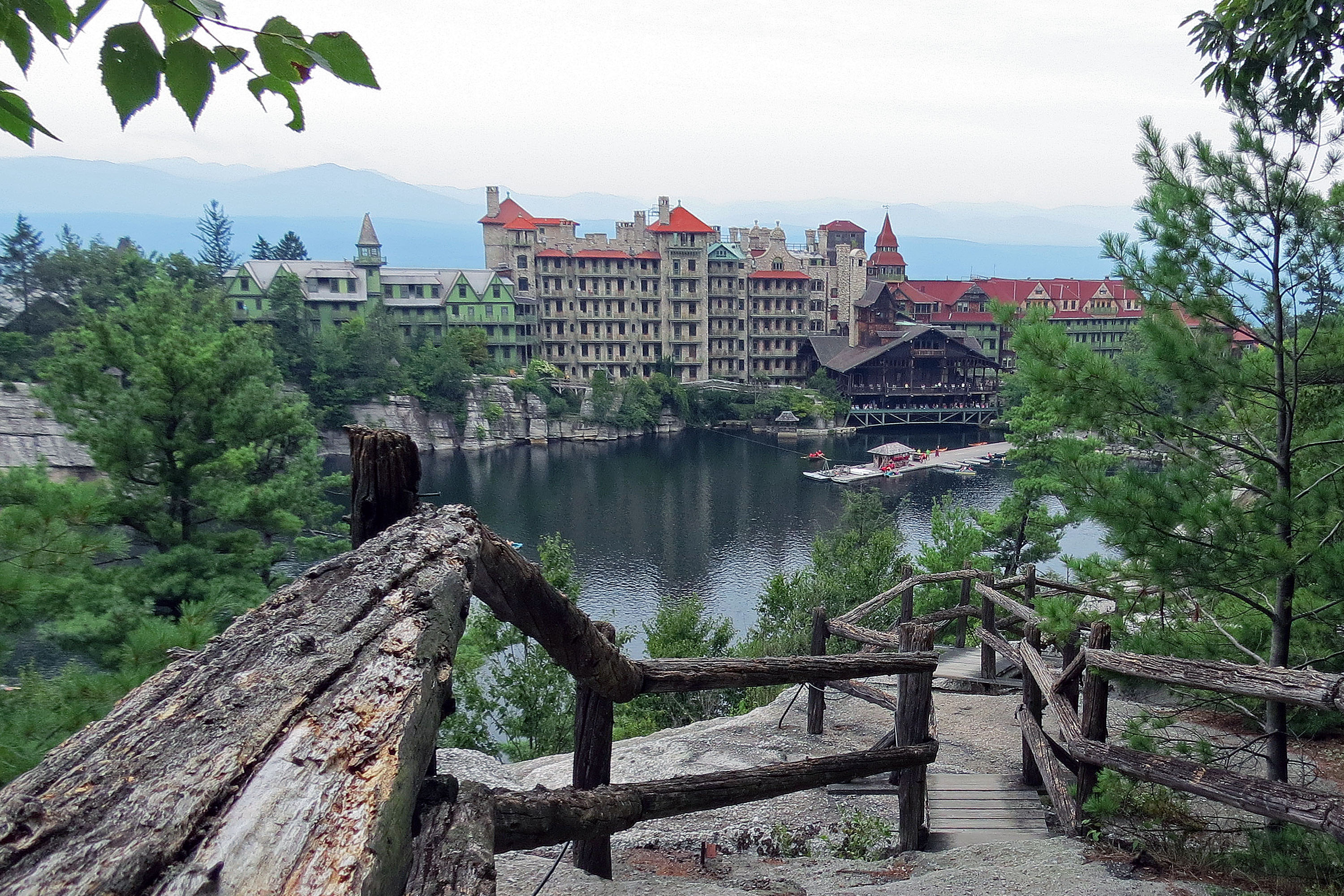 Mohonk mouintain house resort and mohonk lake photo