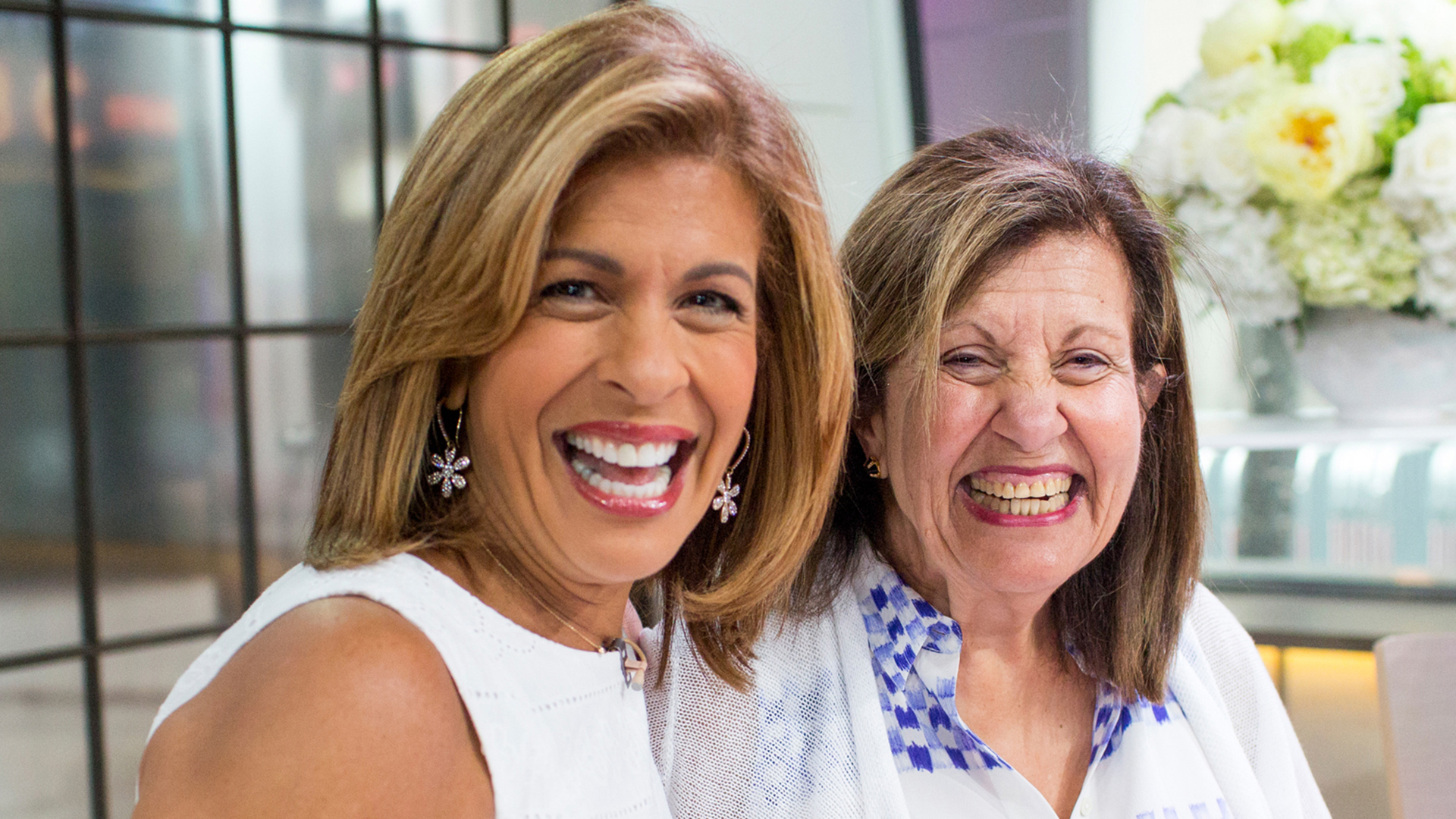 How Hoda Kotb's mom gave her confidence — and style