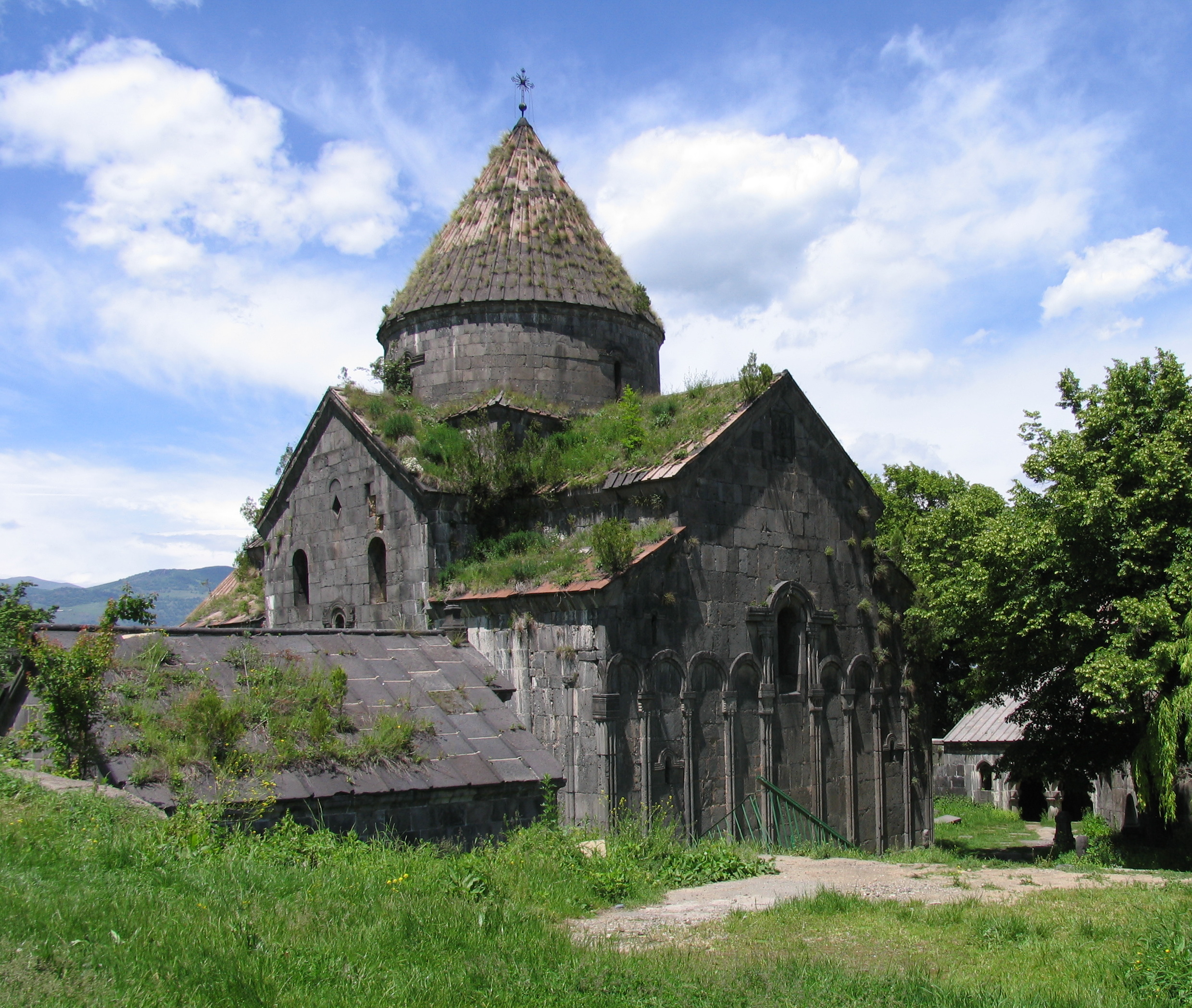 File:Sanahin Monastery.jpg - Wikimedia Commons