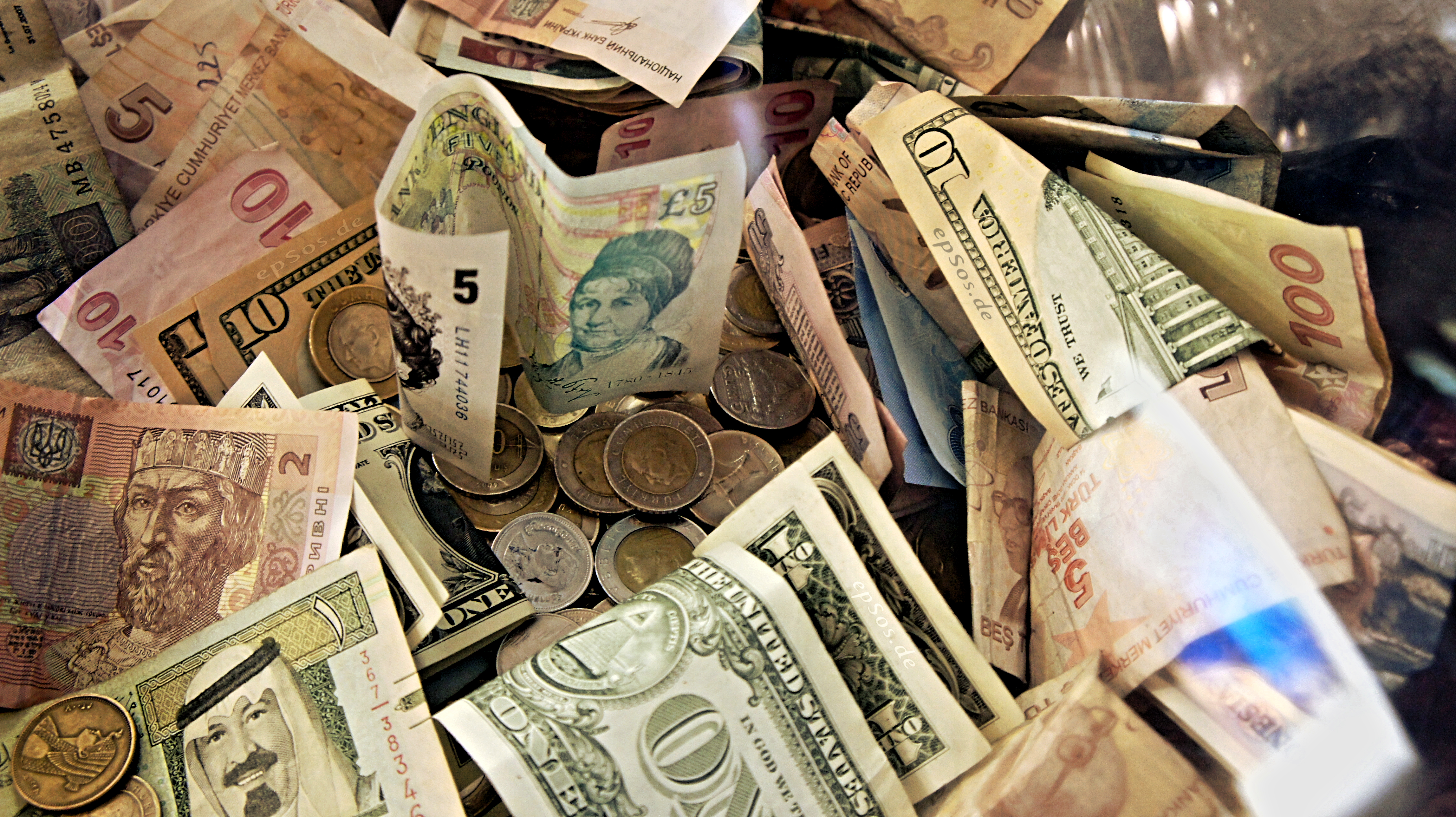 File:Forex Money for Exchange in Currency Bank.jpg - Wikimedia Commons