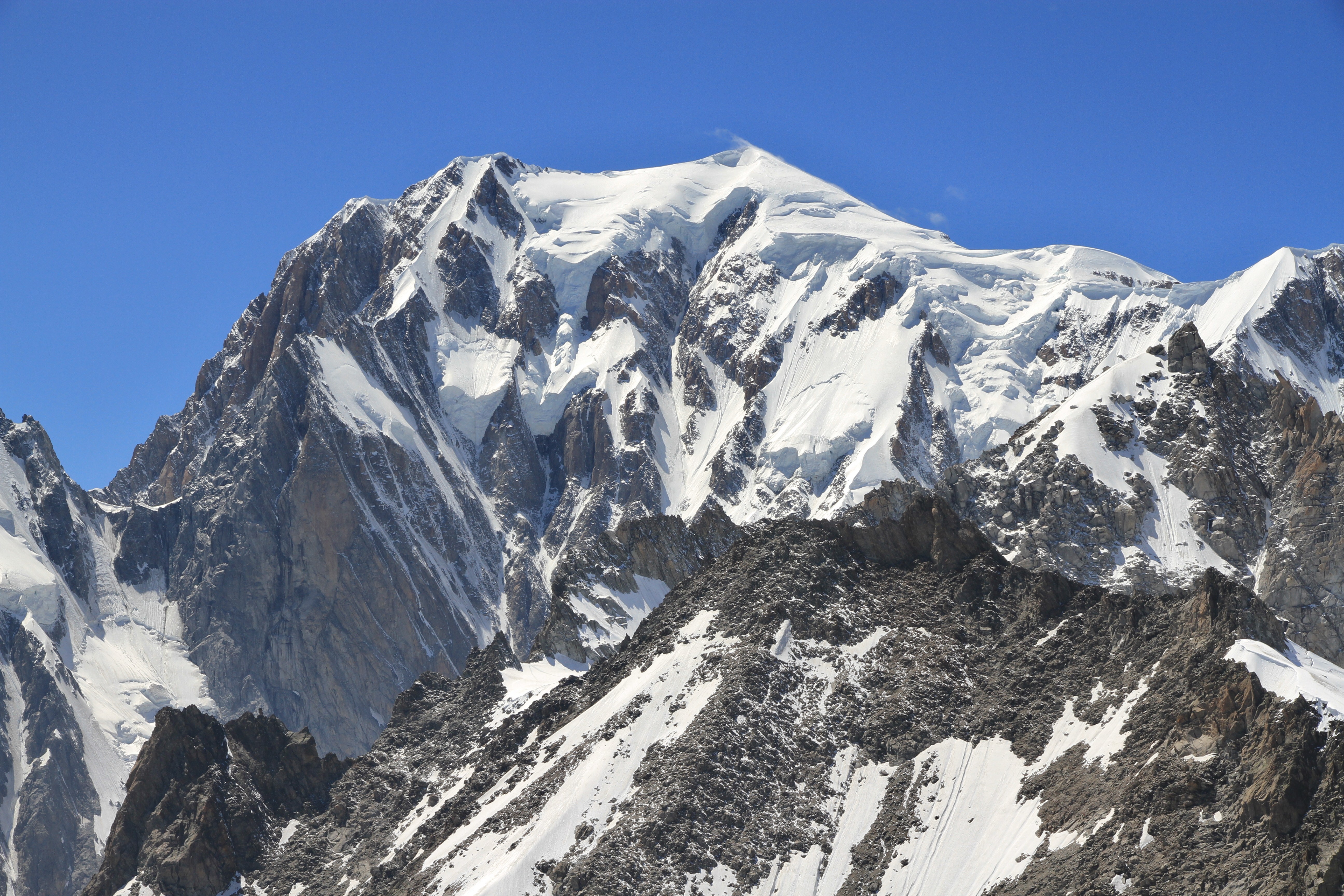 File:Mont Blanc from Punta Helbronner, 2010 July.JPG - Wikimedia Commons