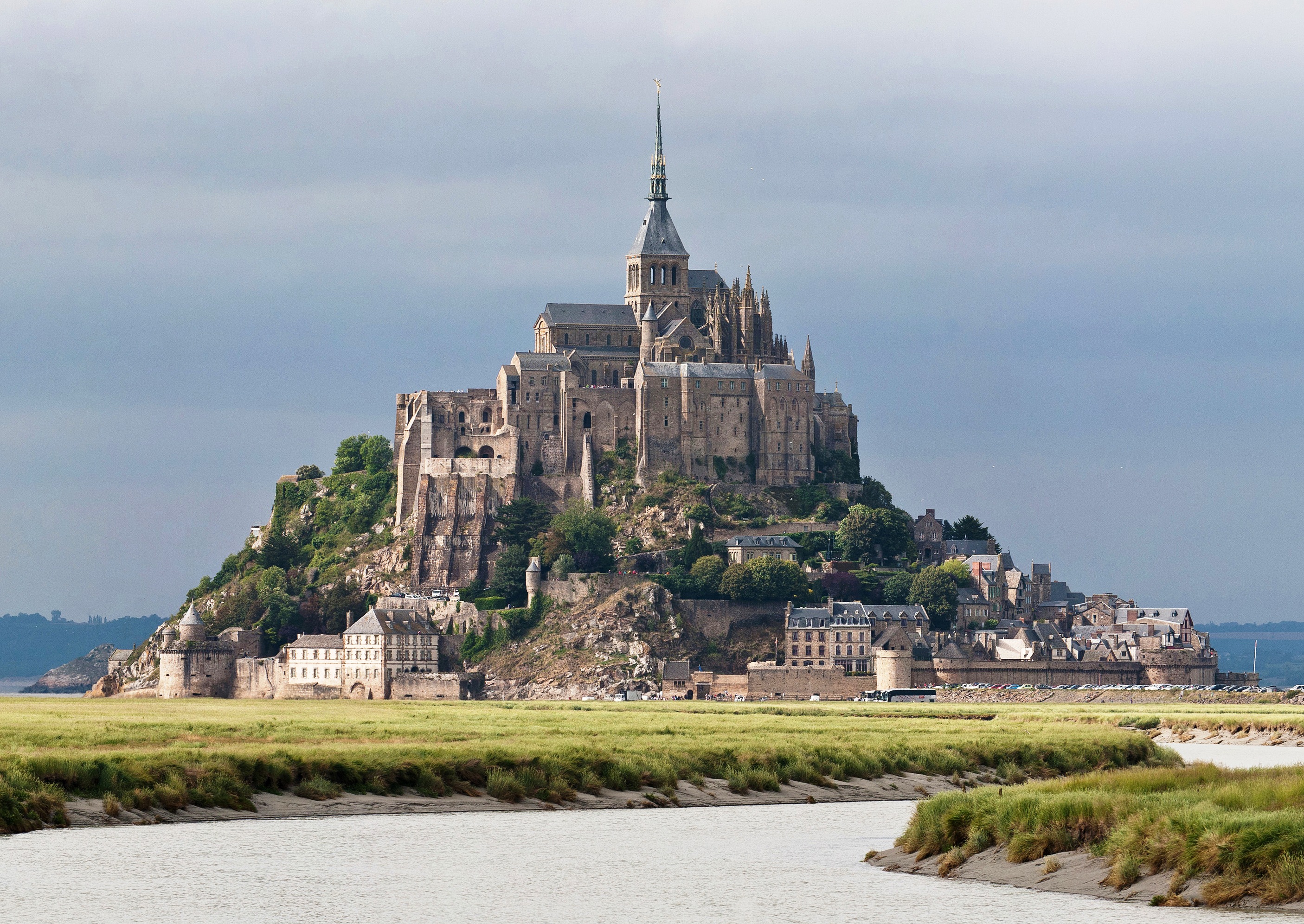 File:Mont St Michel 3, Brittany, France - July 2011.jpg - Wikimedia ...