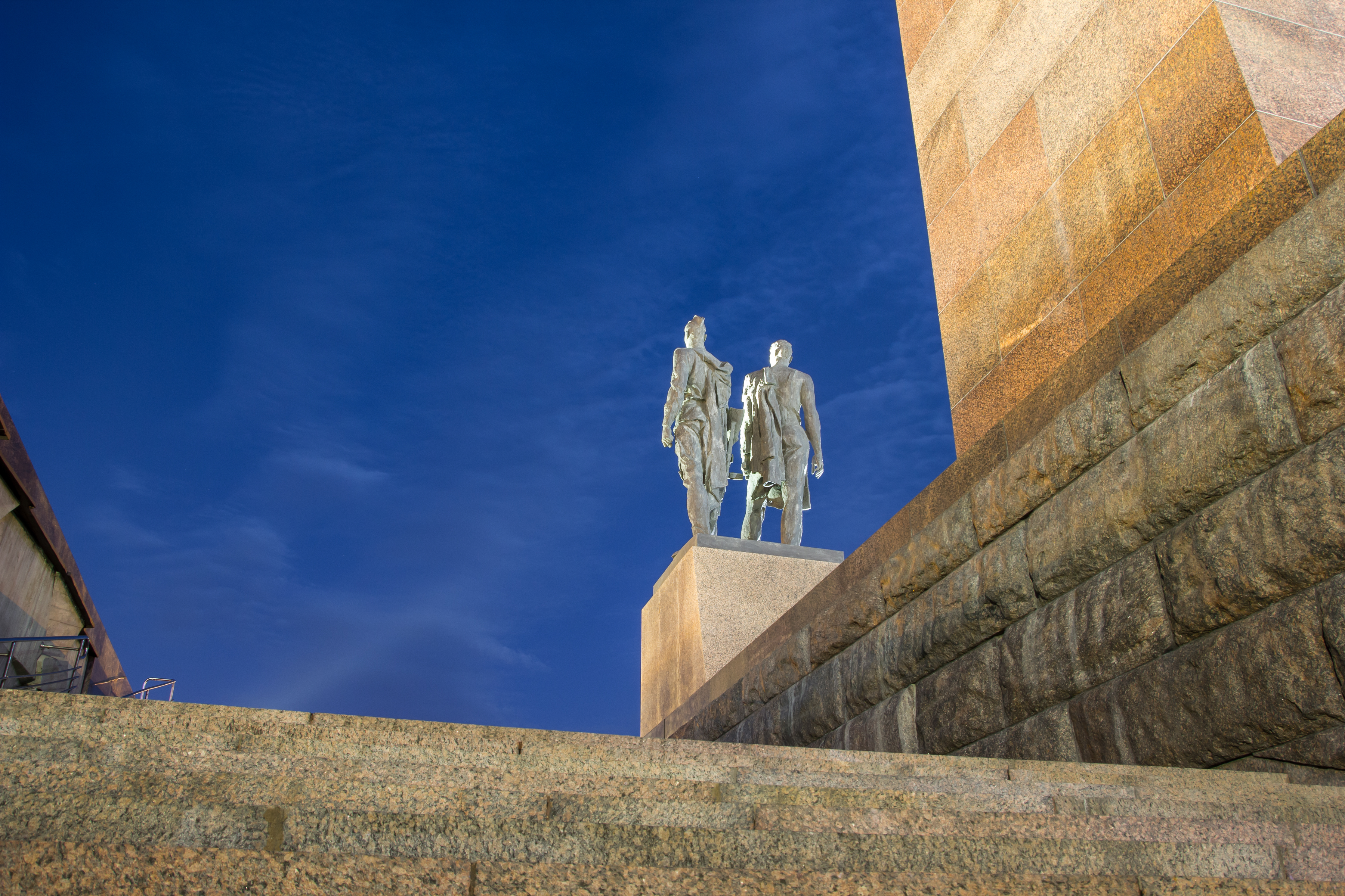 Monument to the heroic defenders of leningrad photo