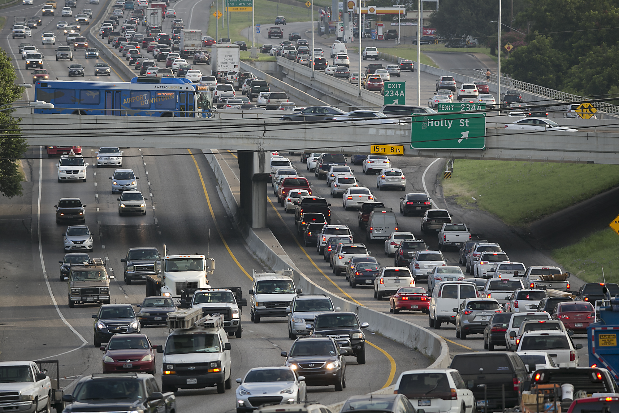 Study: Commuters driving into Austin face worst traffic in U.S. ...