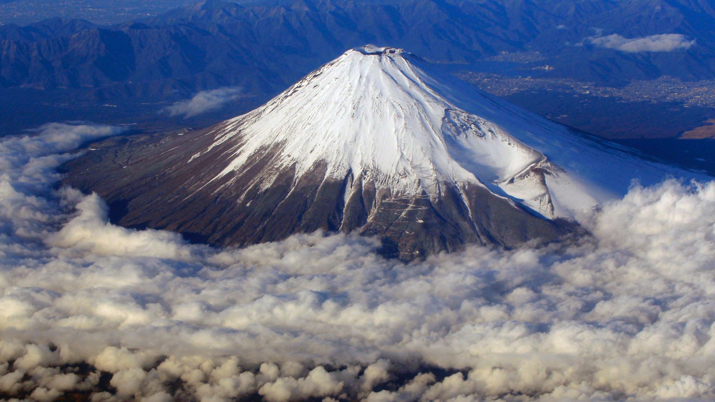 Japan is covering Mount Fuji with free Wi-Fi — Quartz