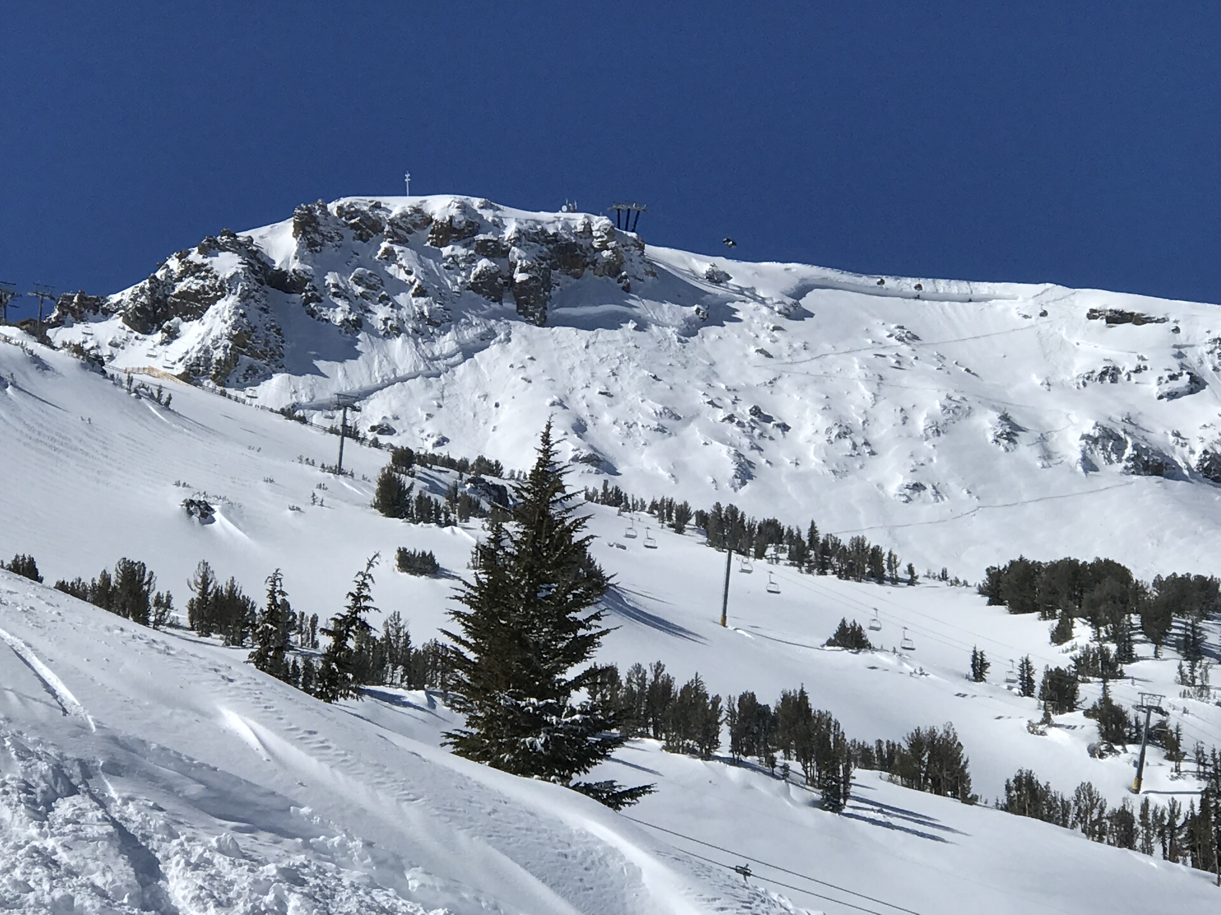 Search over after major avalanche hits Mammoth Mountain – Orange ...
