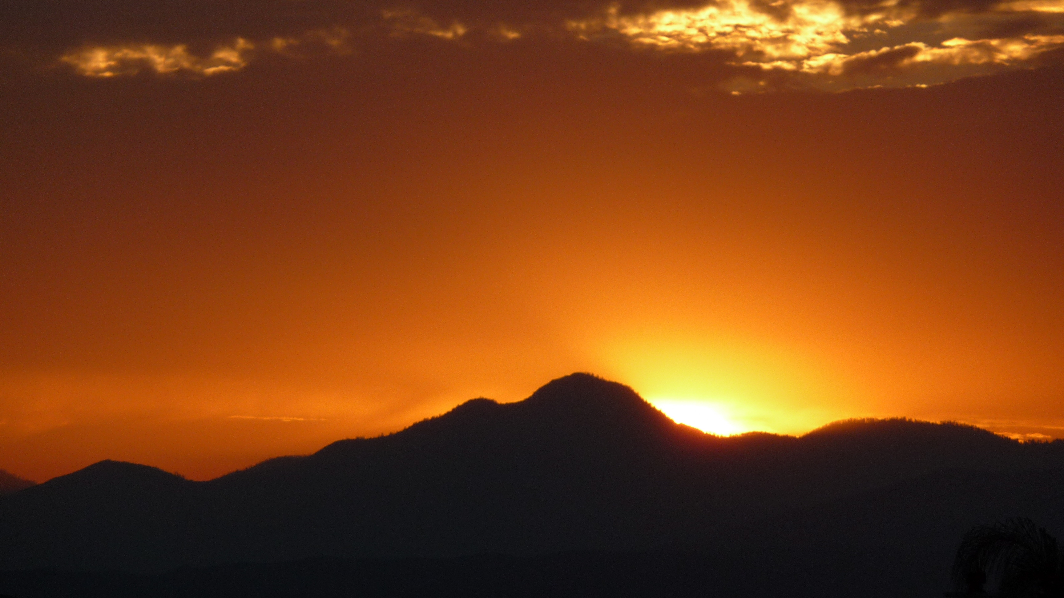 File:Sunset Over The Topatopa Mountains - From Santa Clarita.jpg ...