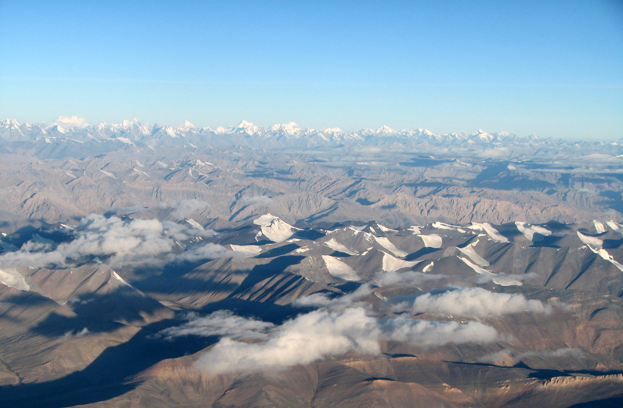 File:Himalayan Horizon Aerial Ladakh India.jpg - Wikimedia Commons