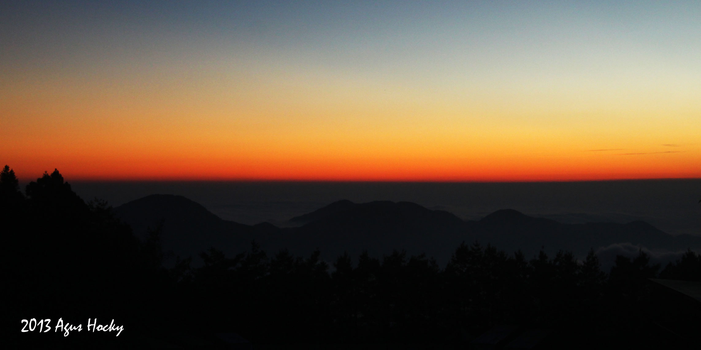 Horizon – A Breathtaking View of Sunset from Alishan Mountain (阿里 ...
