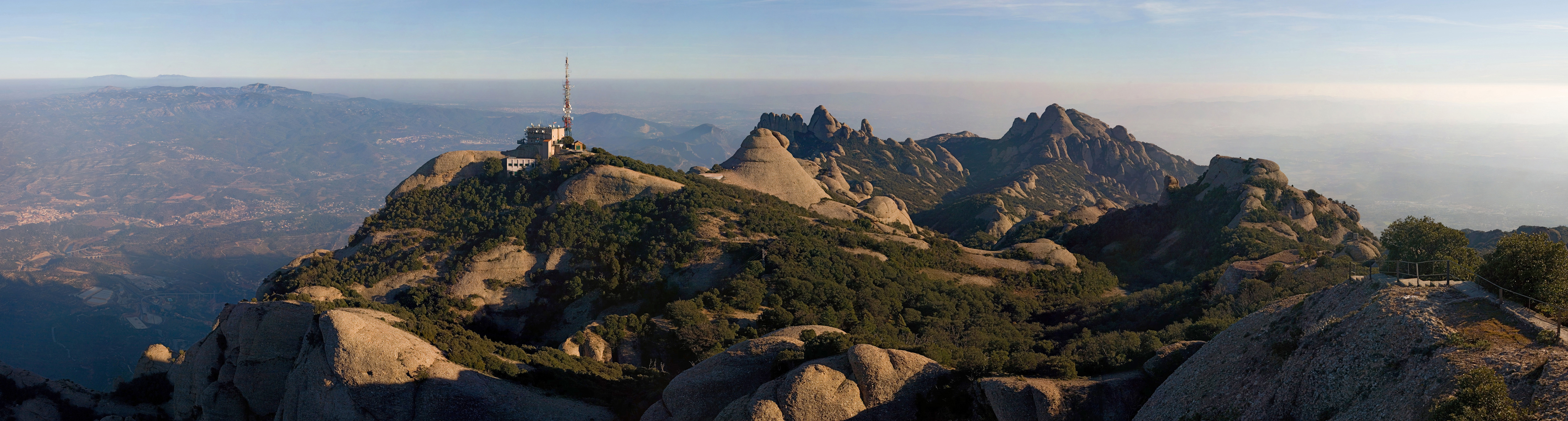 Montserrat (mountain) - Wikipedia