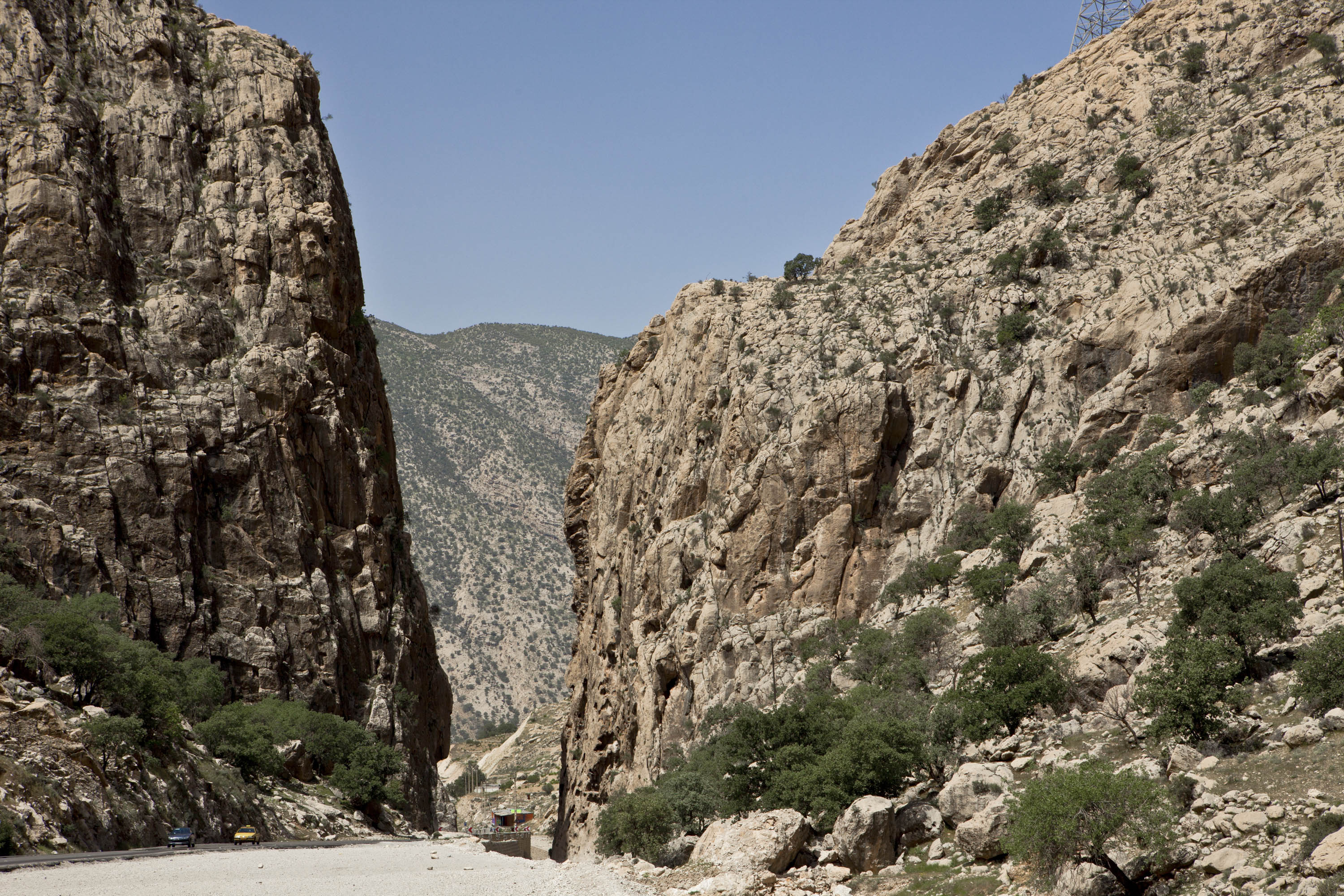 File:Abu ol Hayat mountain passage in Fars Province (Bolhayat).jpg ...