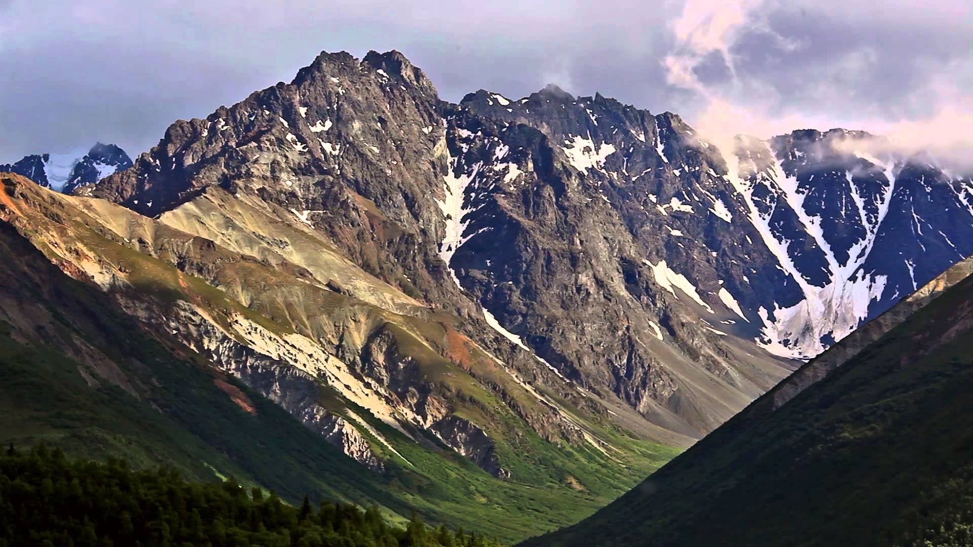 Driving through Alaska Mountain Ranges - YouTube