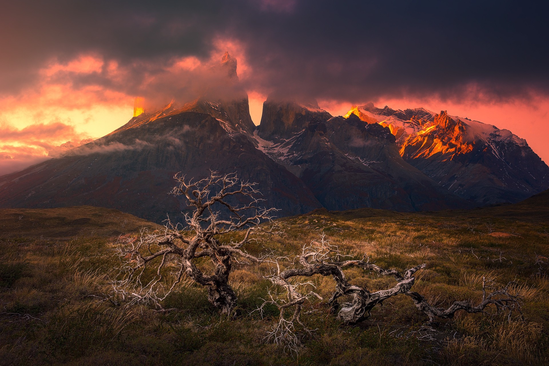 Mountainous terrain Patagonia wallpapers and images - wallpapers ...