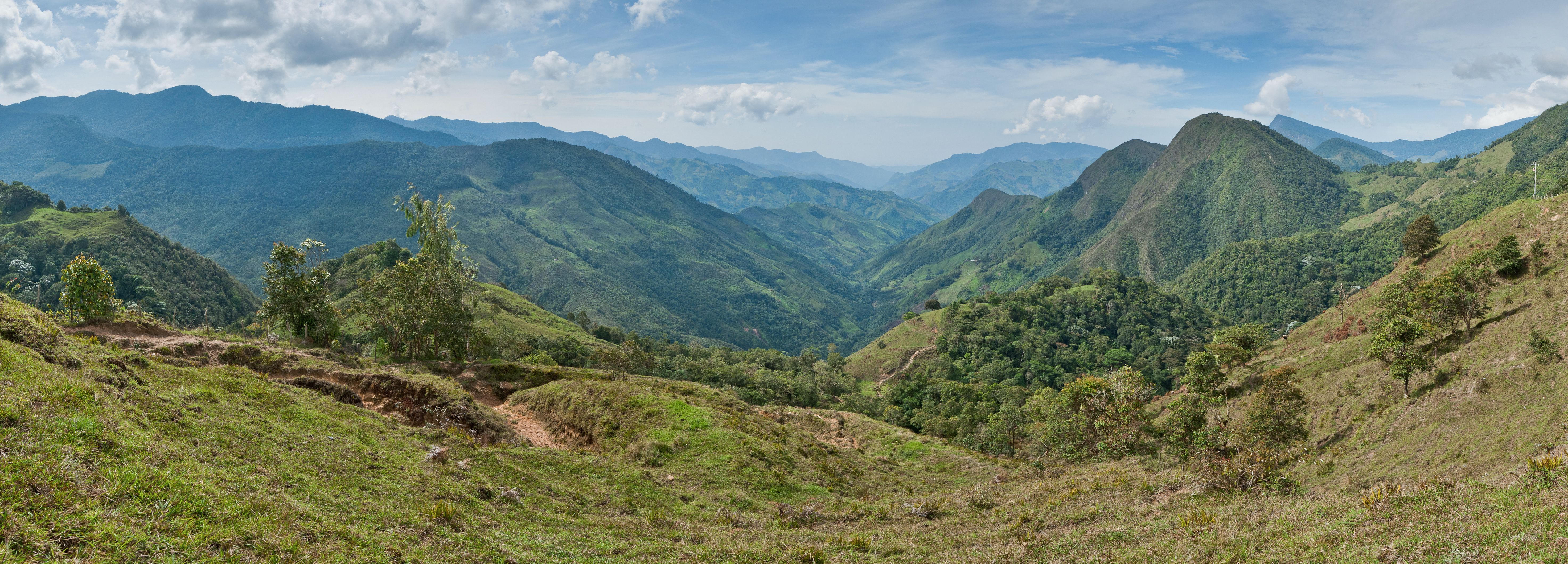 File:Andes mountains panoramic view.jpg - Wikimedia Commons