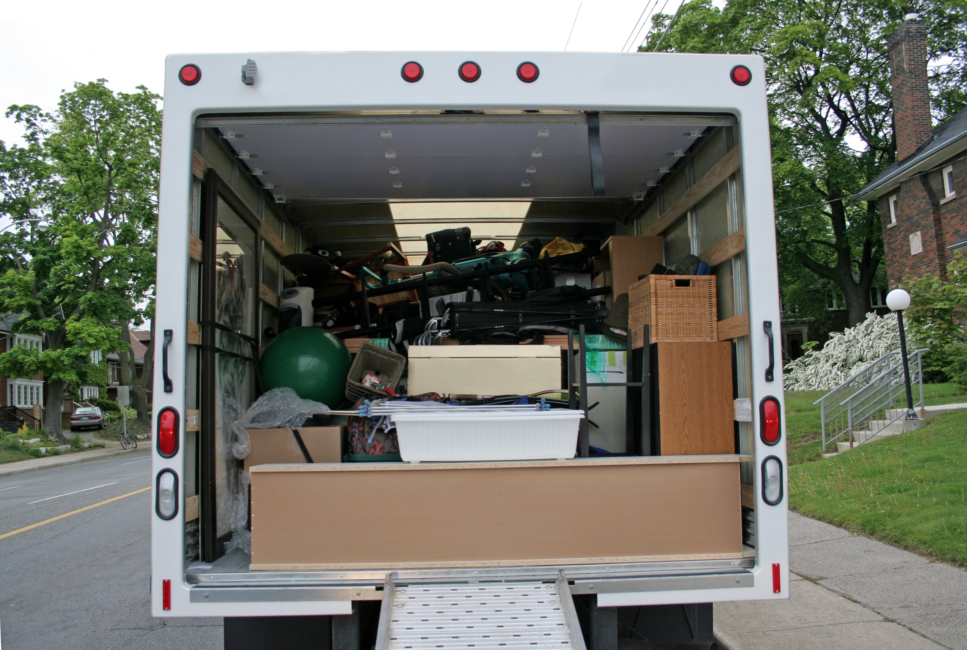 7 Excellent Tips On How to Pack a Moving Truck Perfectly