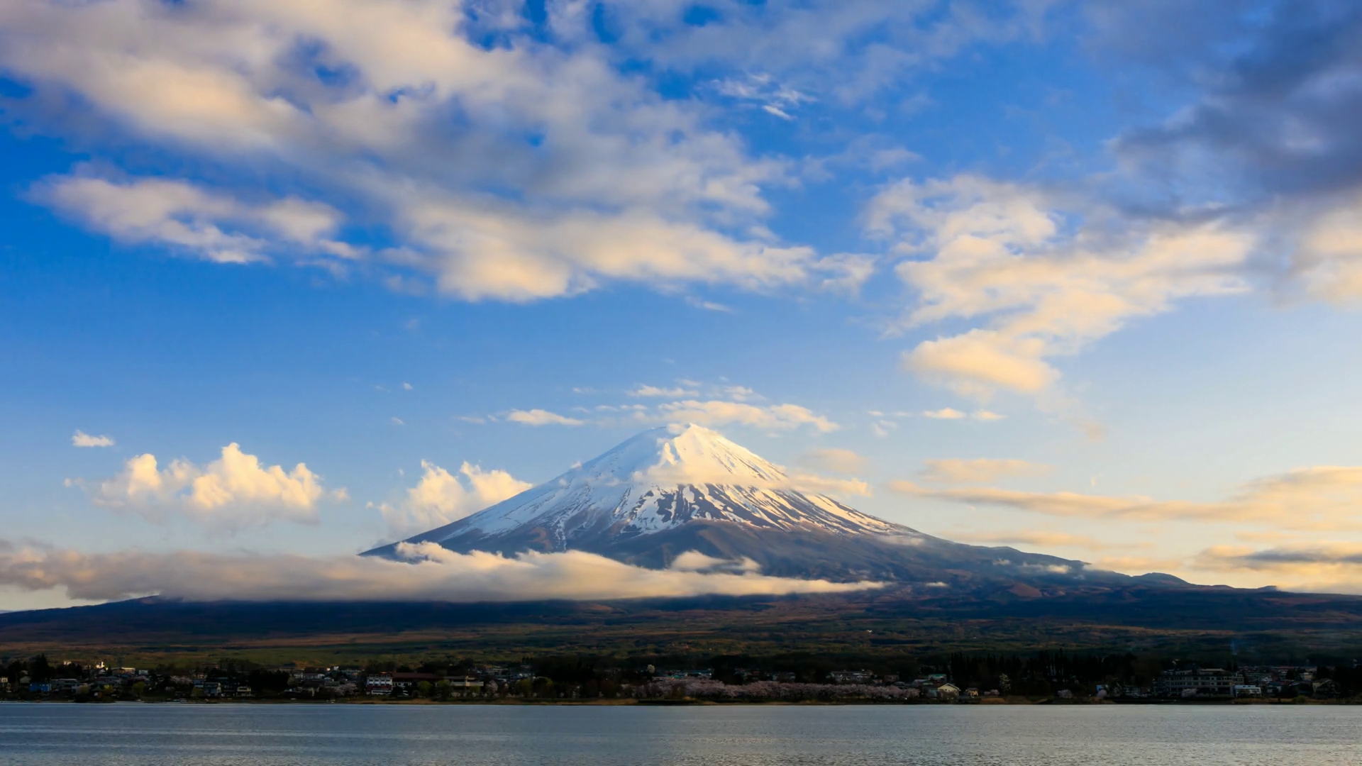 4K Timelapse rolling clouds over Mt.Fuji at sunset, Japan Stock ...