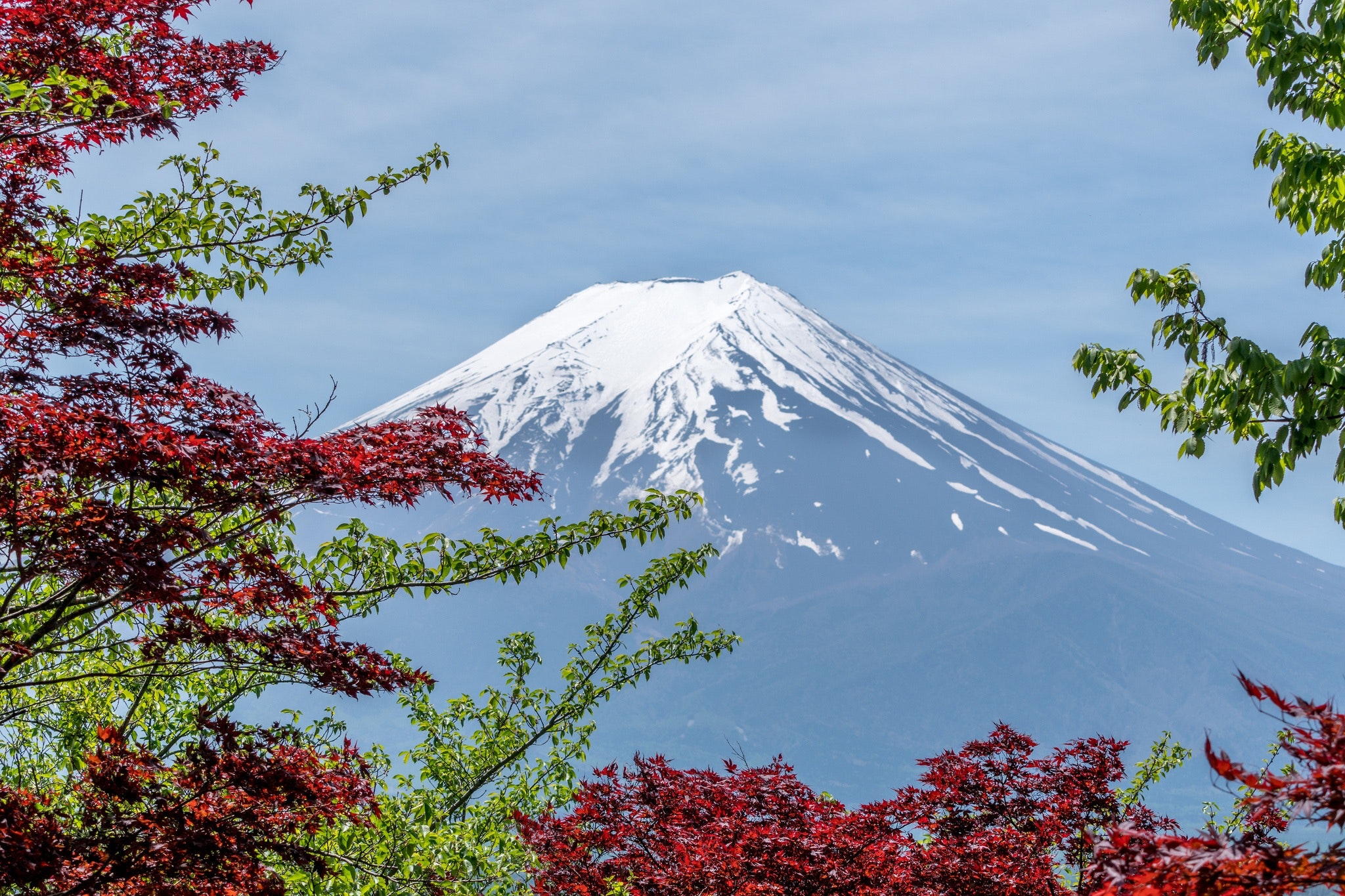 Фудзи это. Вулкан Фудзияма в Японии. Фудзи Япония Священная гора. Гора Фудзи (остров Хонсю). Киото Фудзияма.
