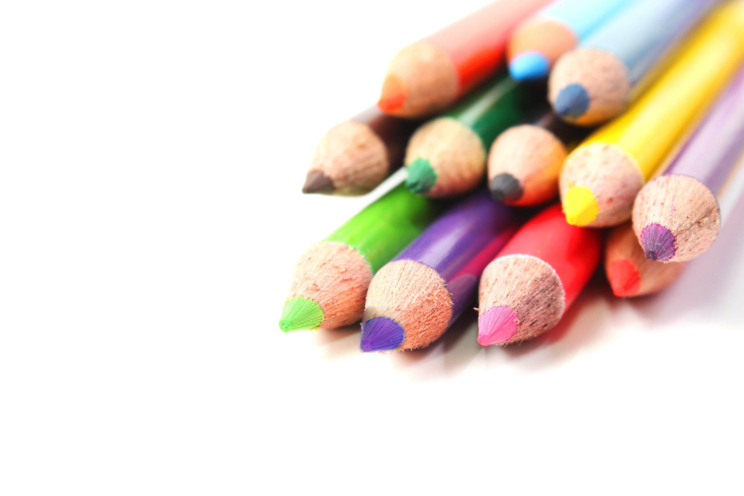 Multicolor crayons photo