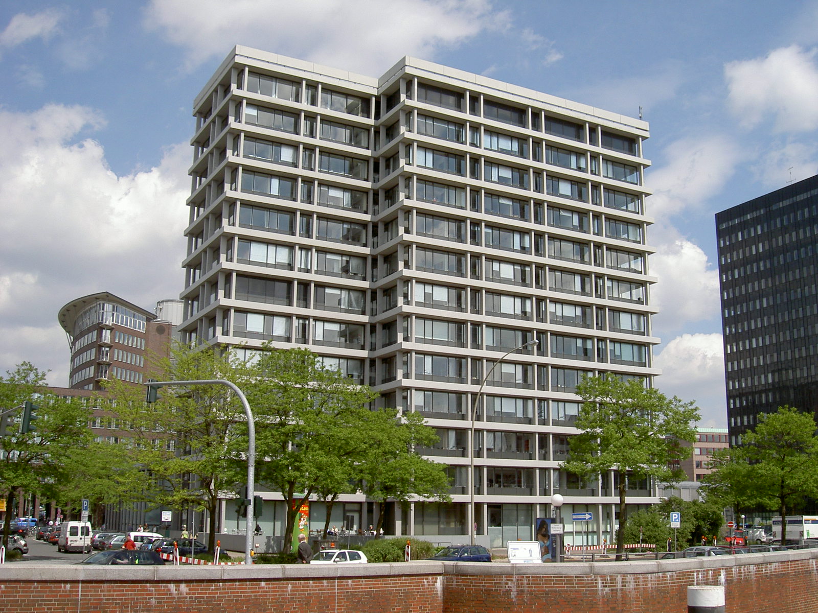 File:Spiegel Building Hamburg 4.jpg - Wikimedia Commons