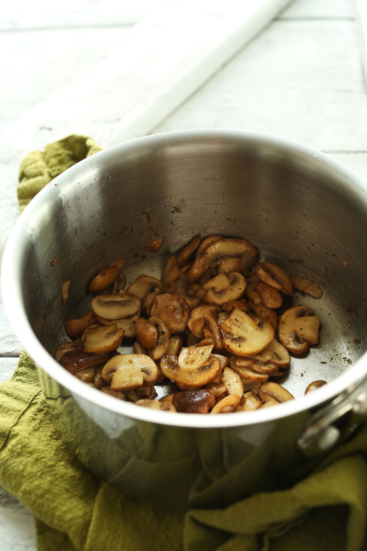 Mushroom and Leek Risotto (Vegan + GF) | Minimalist Baker Recipes