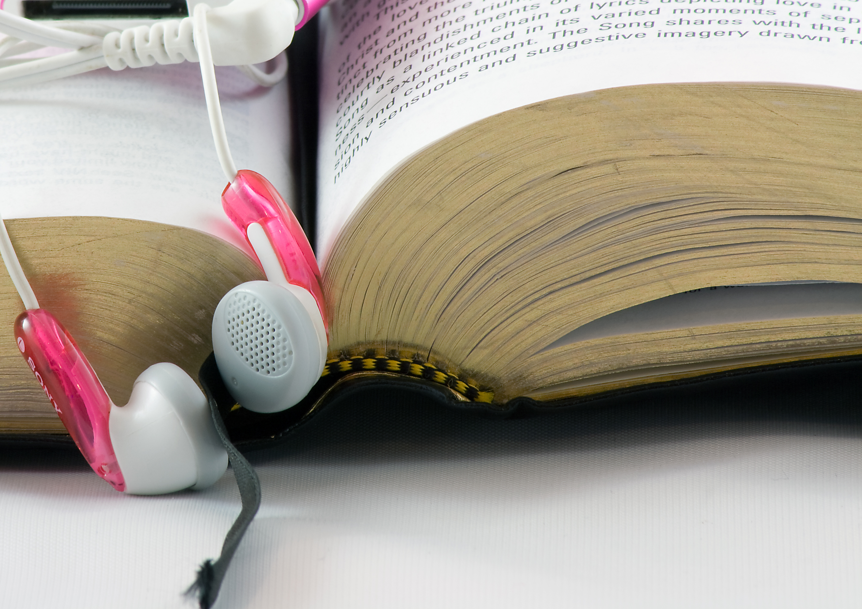 Book-a-holic: Do you listen to music while reading? What kind of ...
