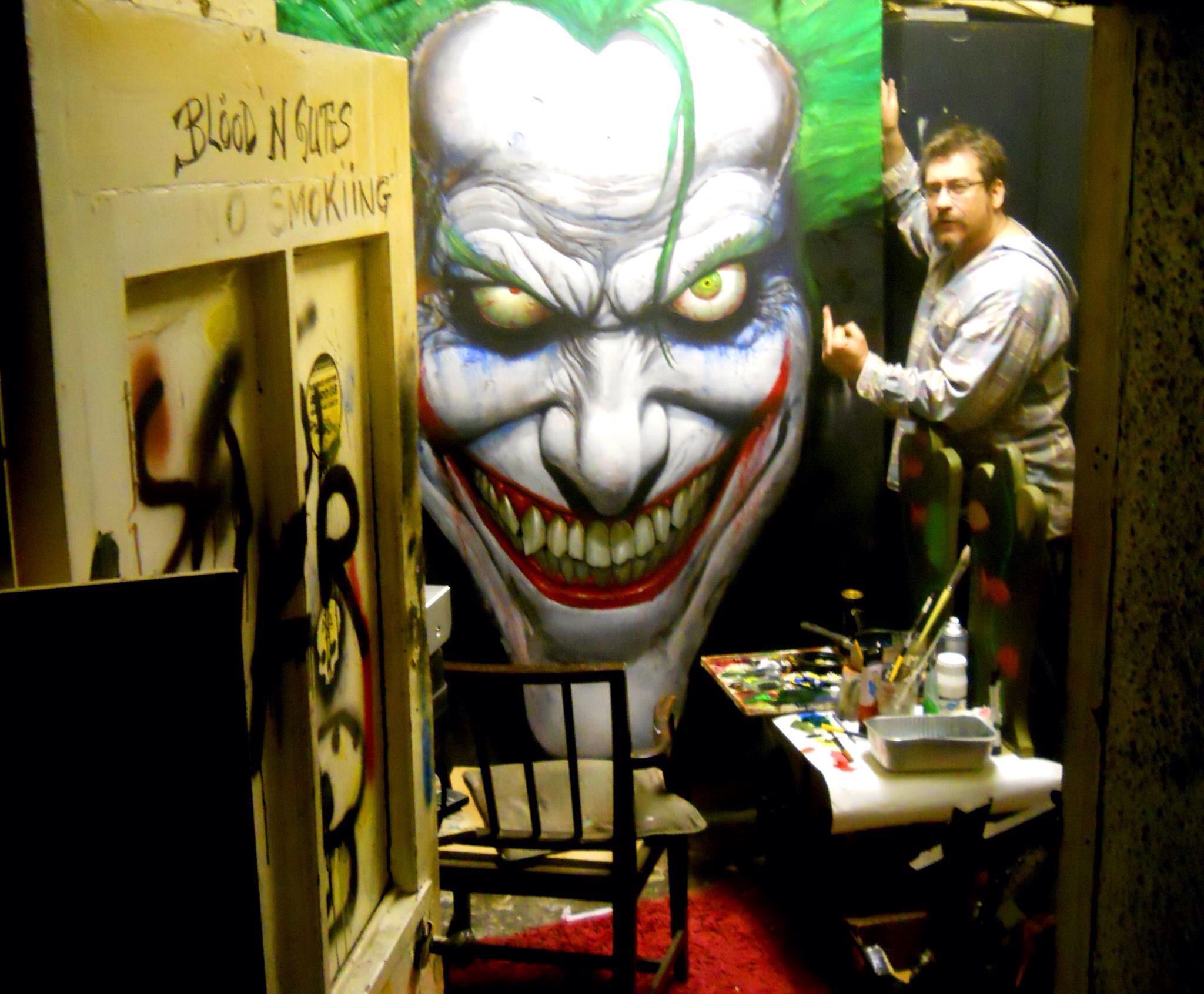 The Biz , Simon Bisley with my joker painting | Artes Visuais ...