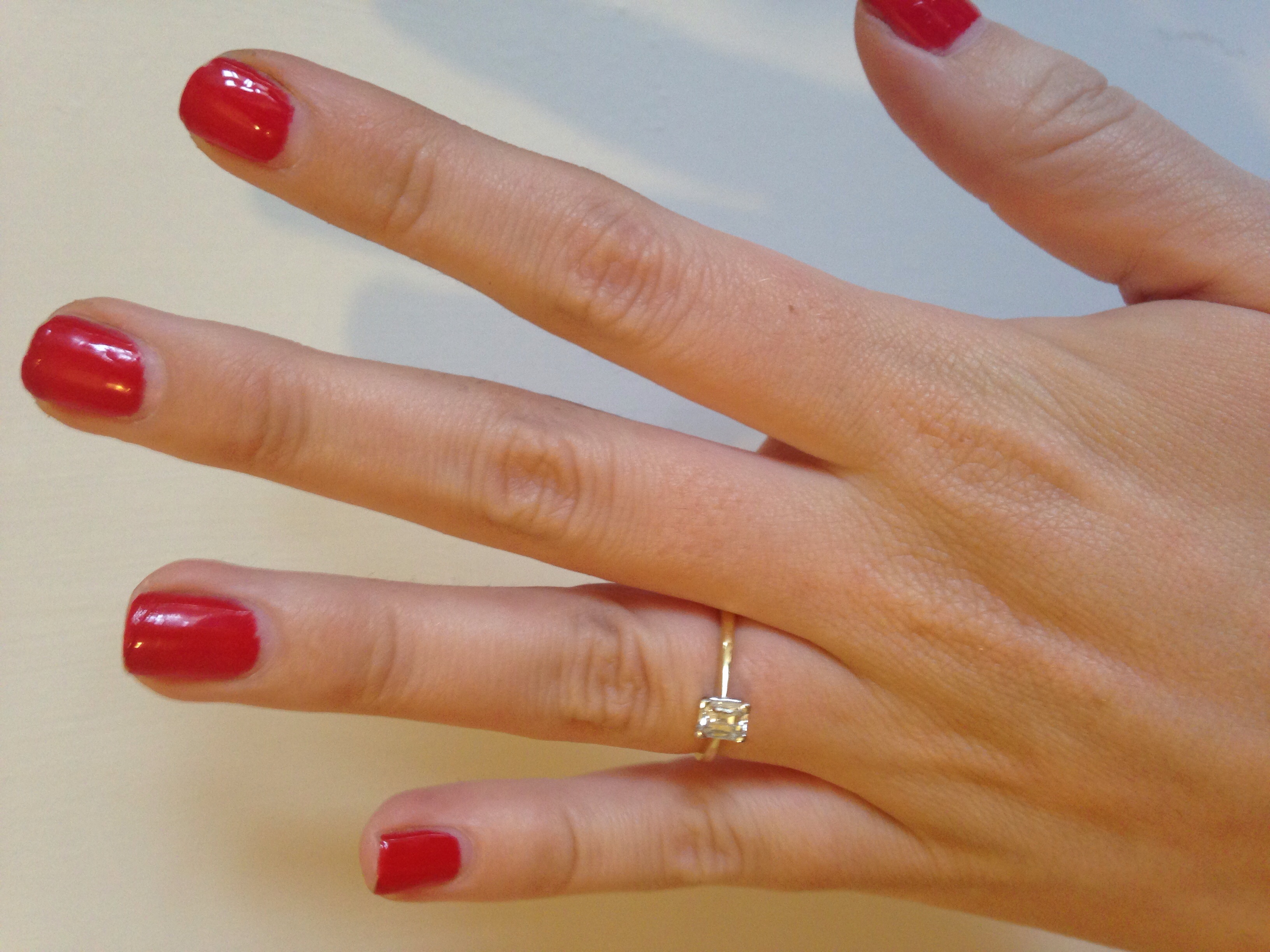 What nail polish colours suit yellow gold rings the best?
