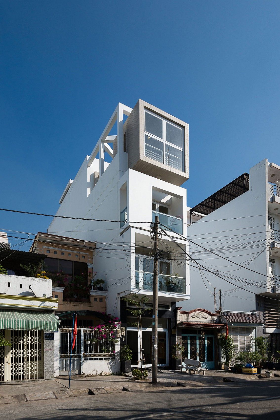 Versatile Narrow House in Ho Chi Minh City Beats the Space Crunch