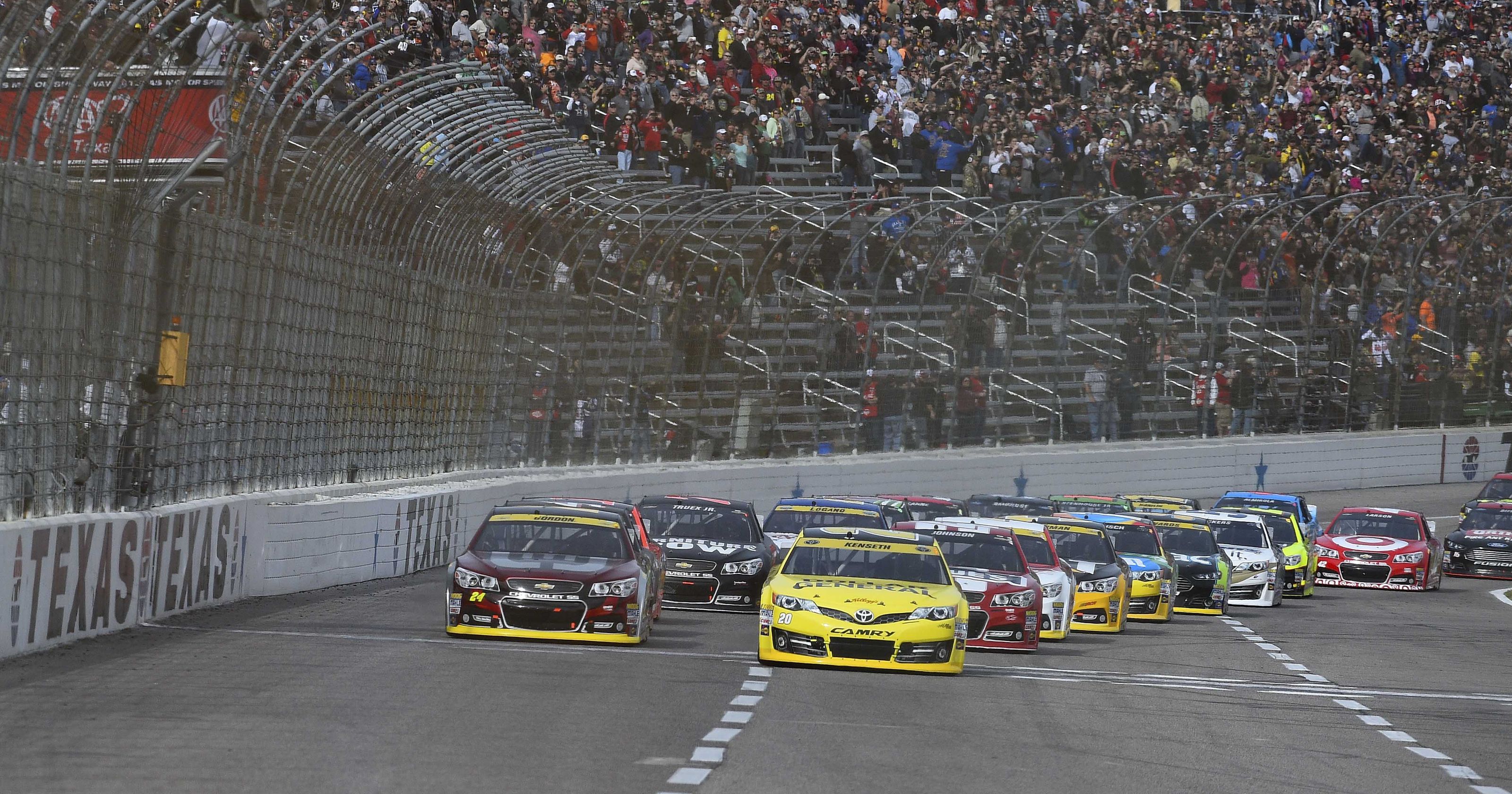 NASCAR at Texas Motor Speedway: Start time, lineup for tonight's race