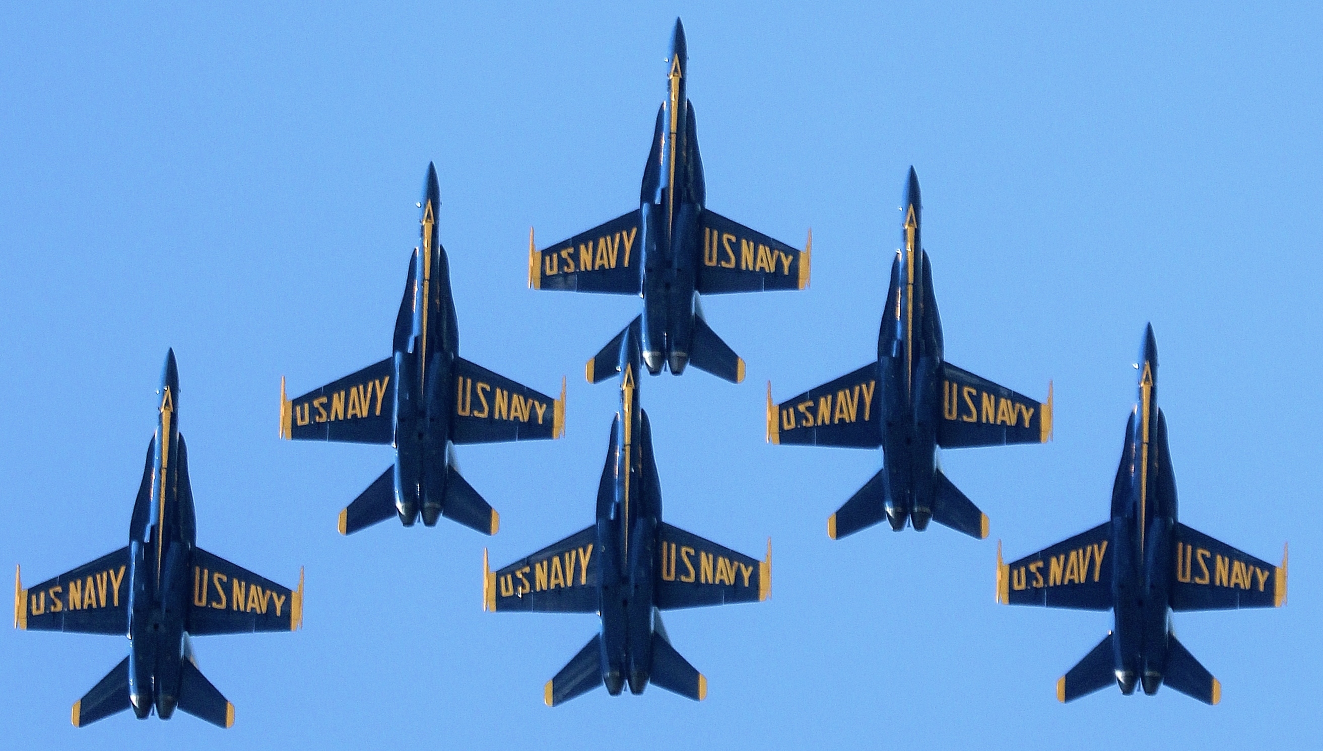 File:U.S. Navy Blue Angels (7707954596) (2).jpg - Wikimedia Commons