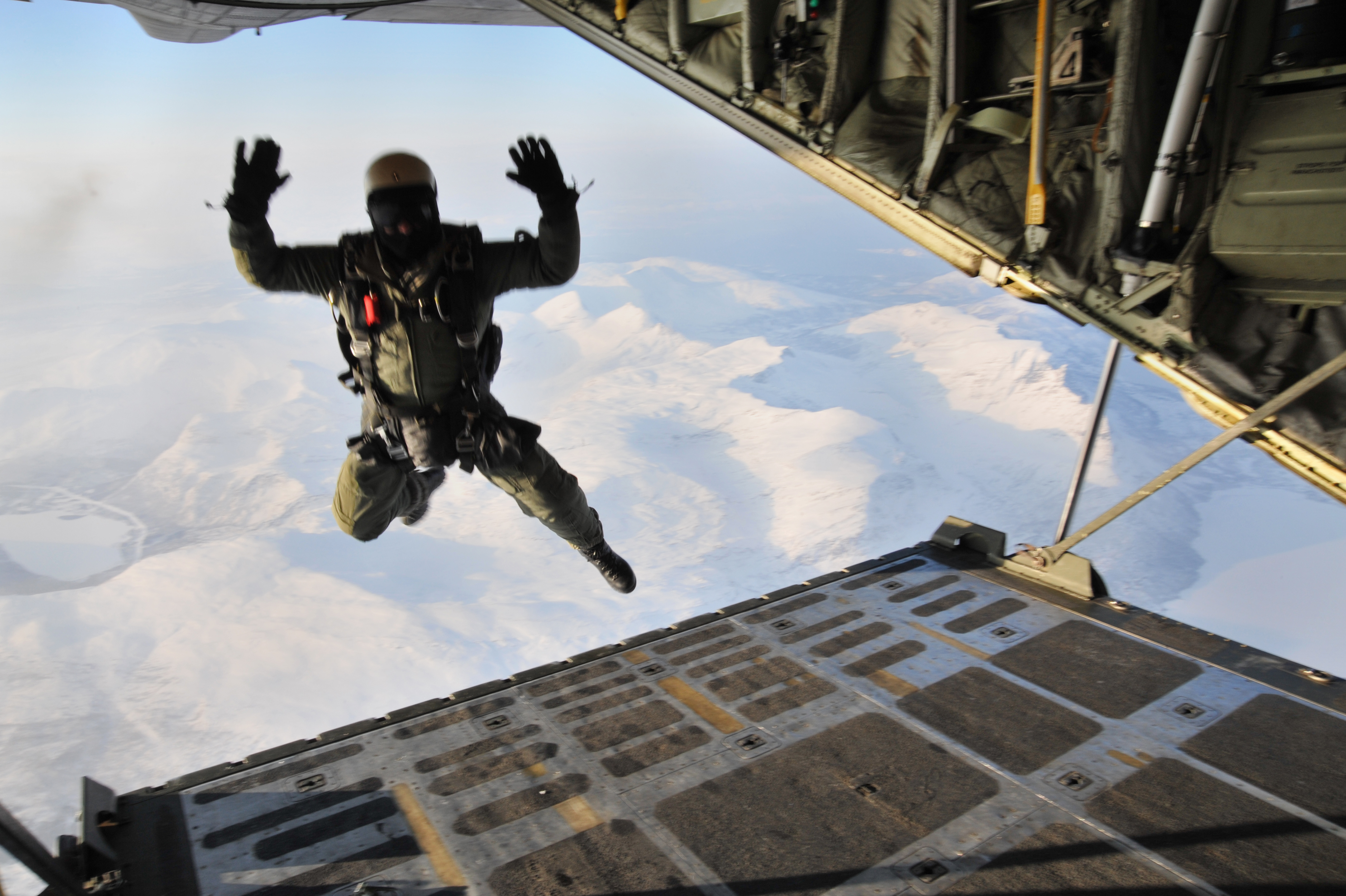 File:US Navy 100223-N-7162M-315 A Navy SEAL freefalls from an ...