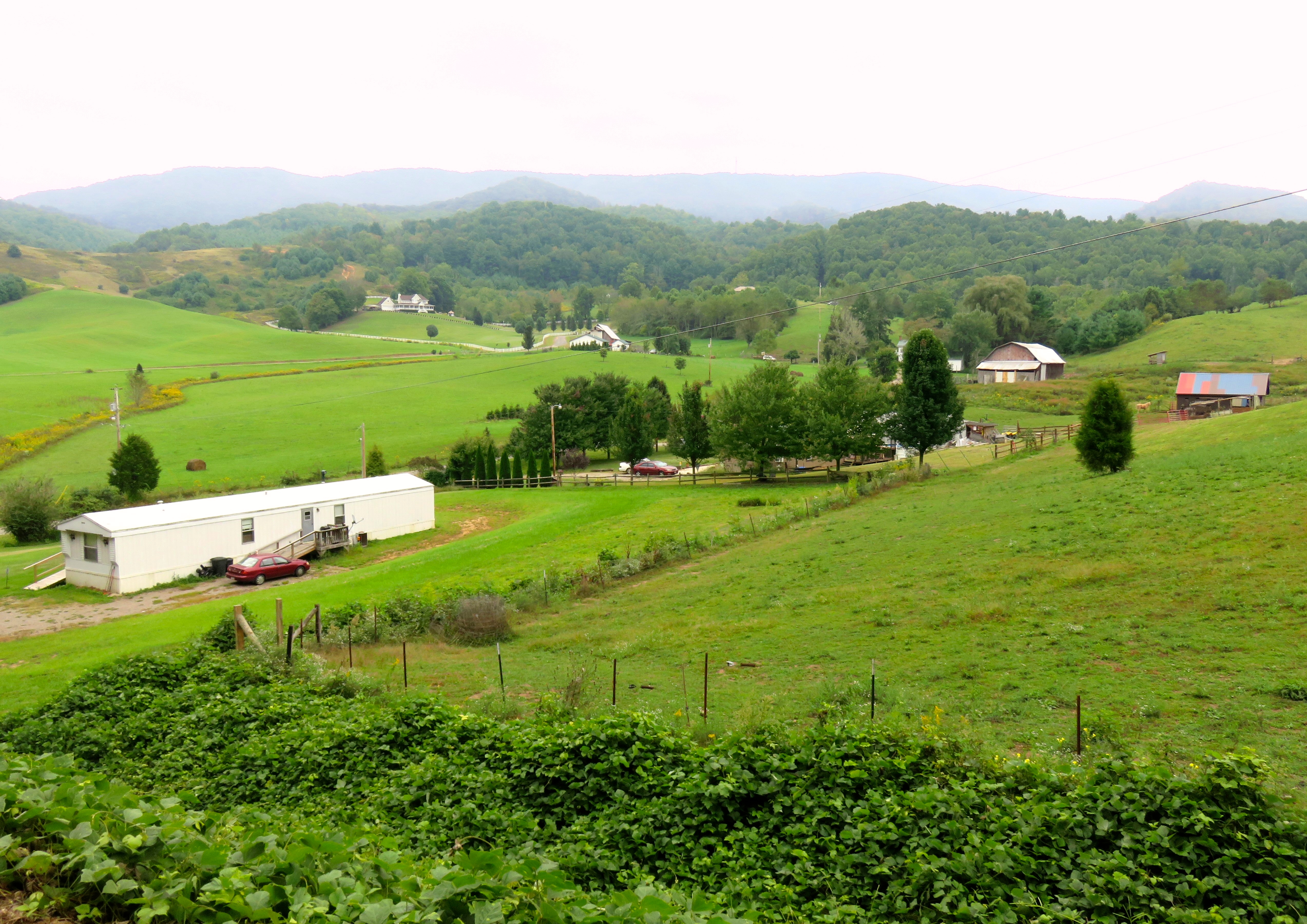 File:Farm-near-Mountain-City-tn1.jpg - Wikimedia Commons